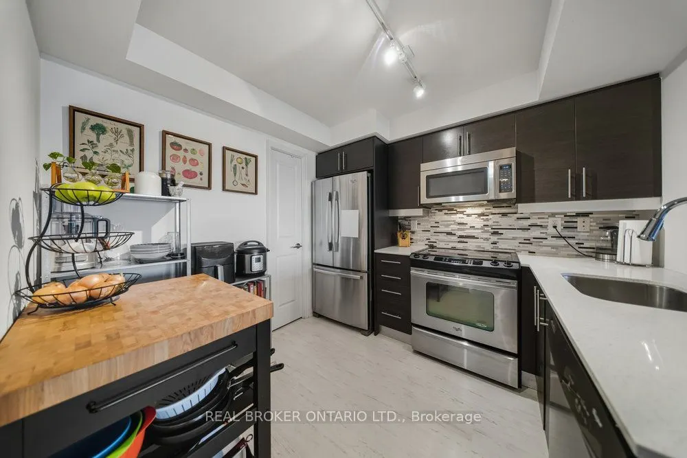 125 Western Battery Road, #2001