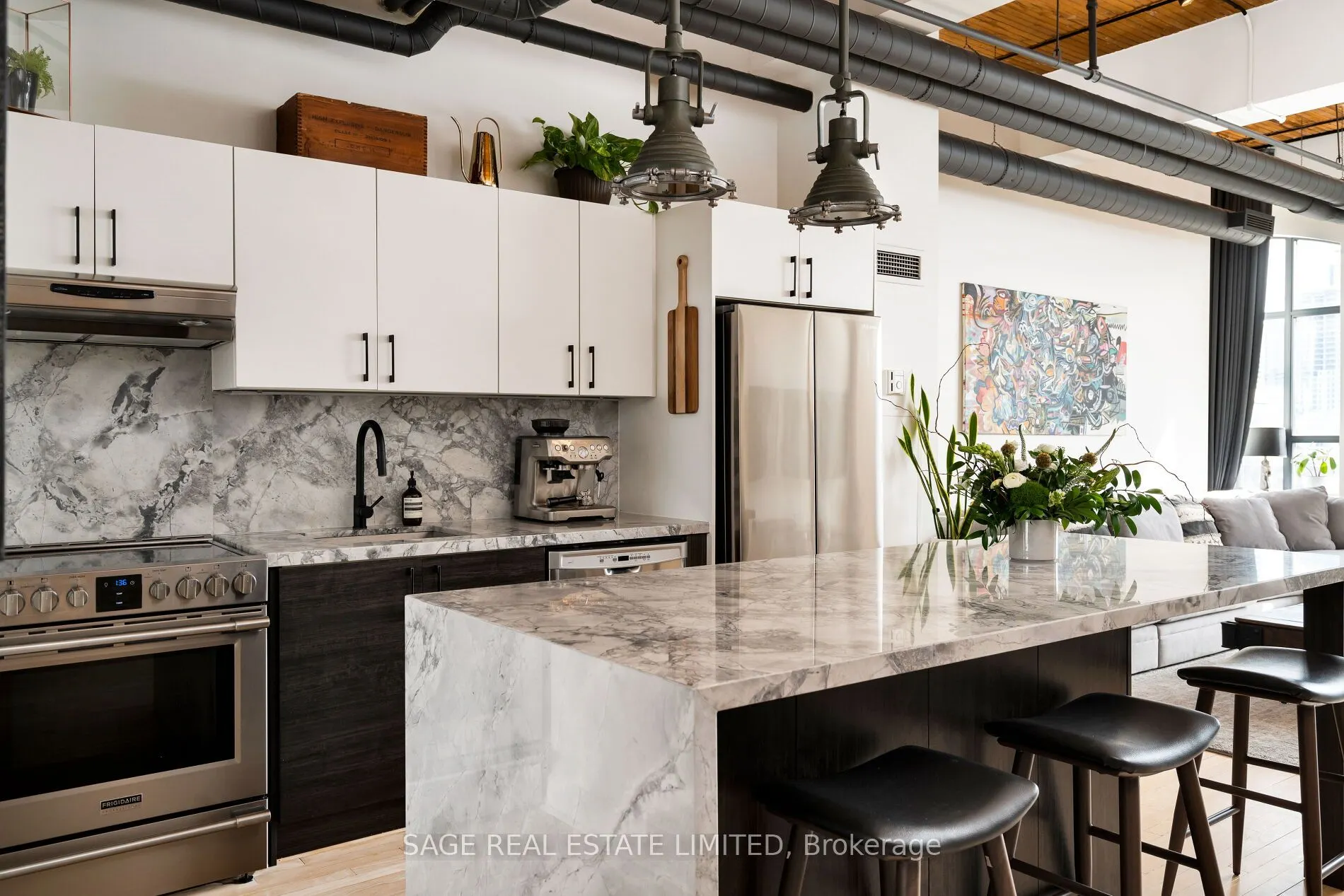 993 Queen Street W, #407
