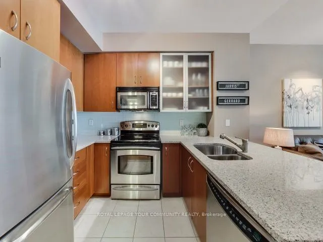 438 King Street W, #903