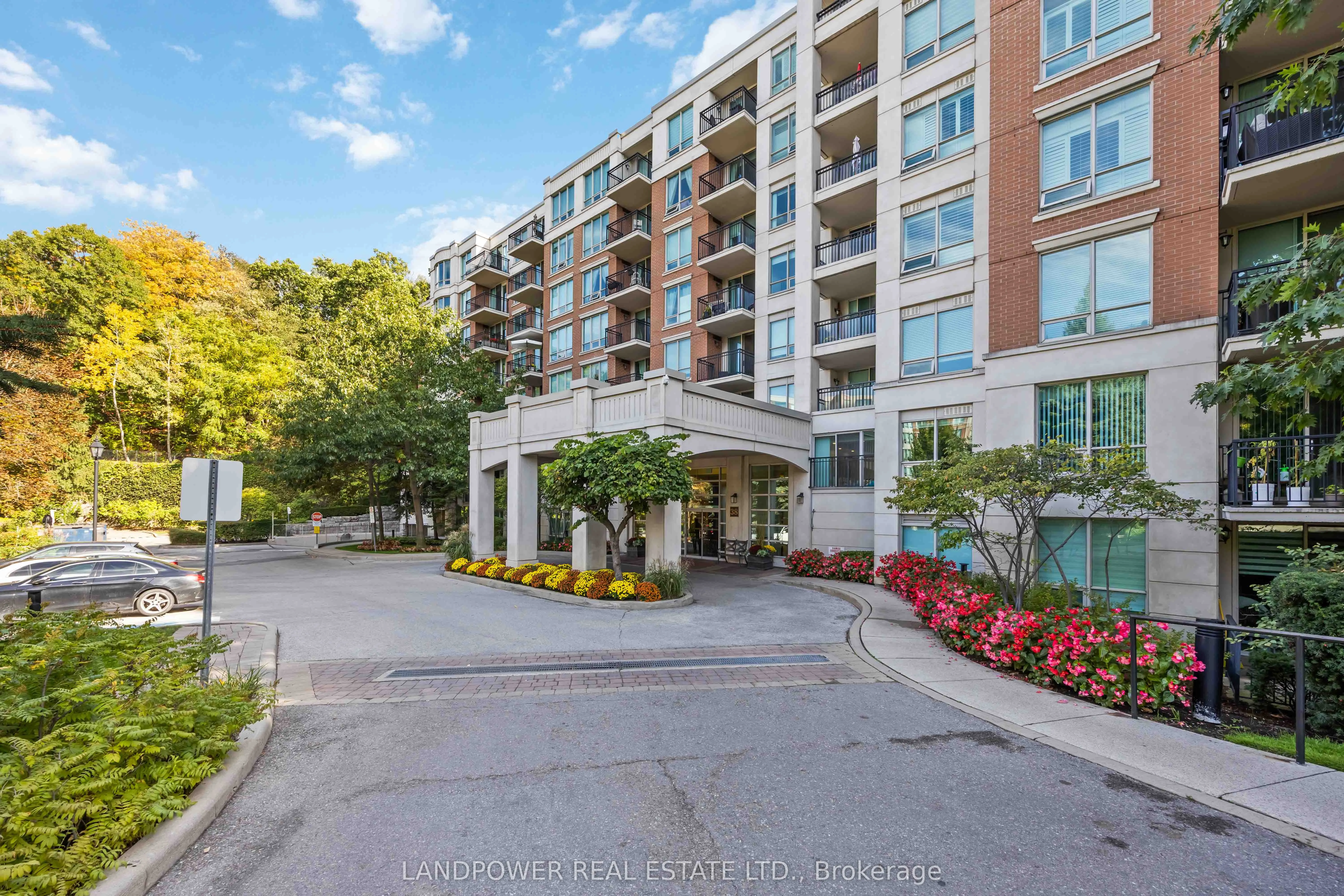 38 William Carson Crescent, #621