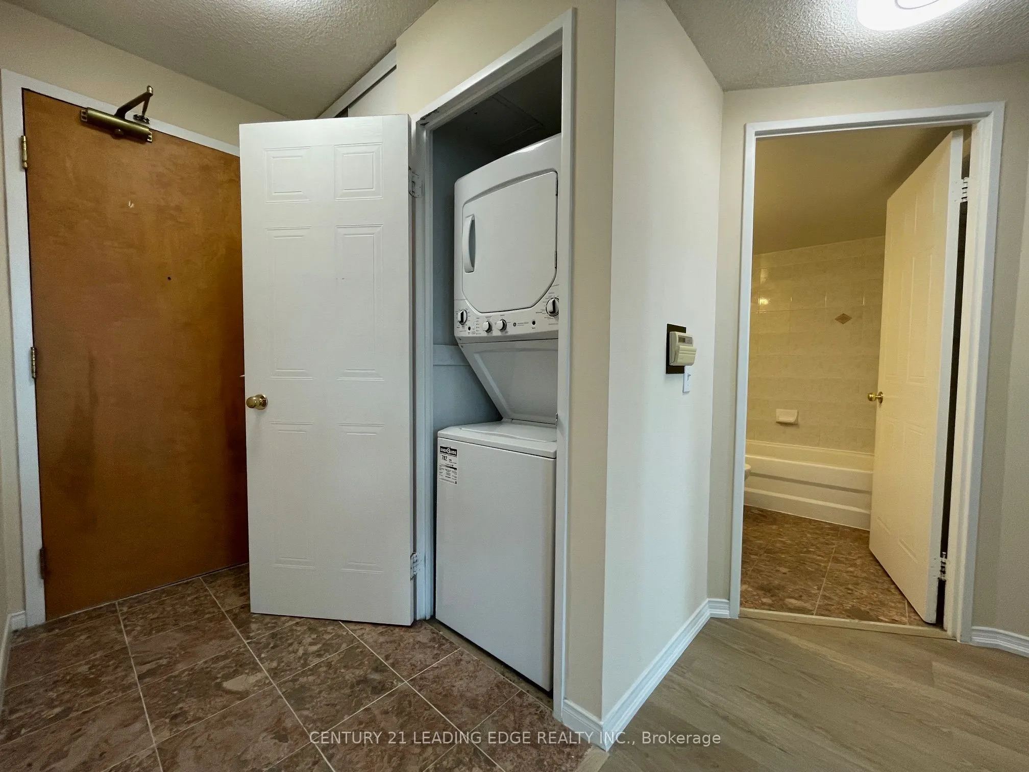 238 Doris Avenue, #1801