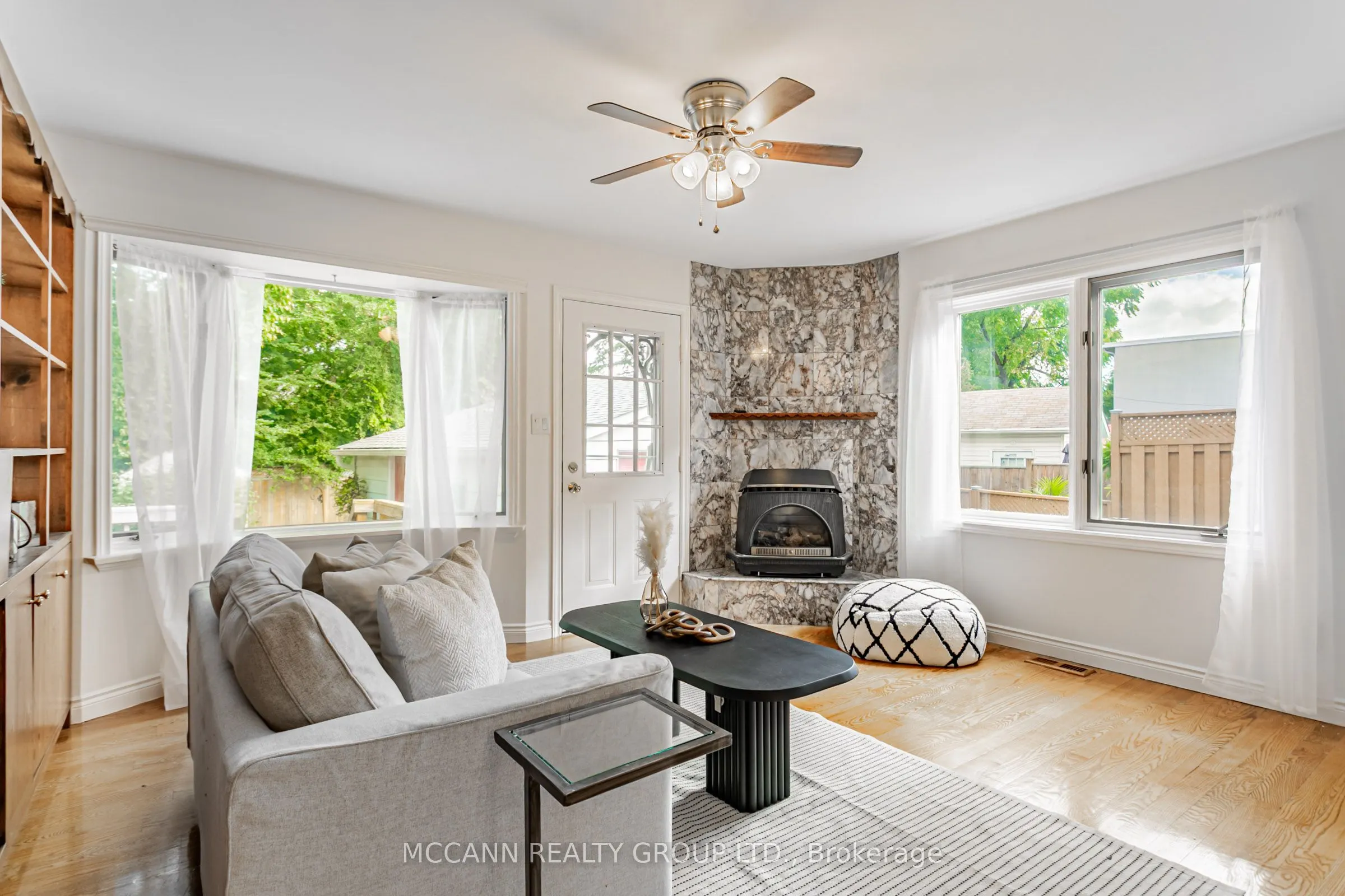 52 Thursfield Crescent