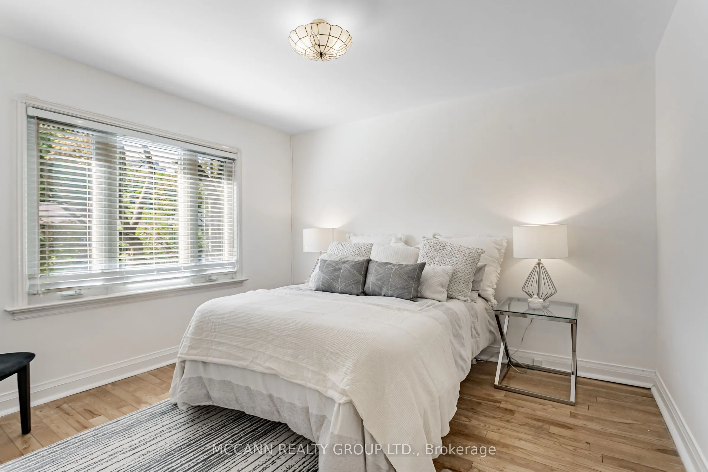52 Thursfield Crescent