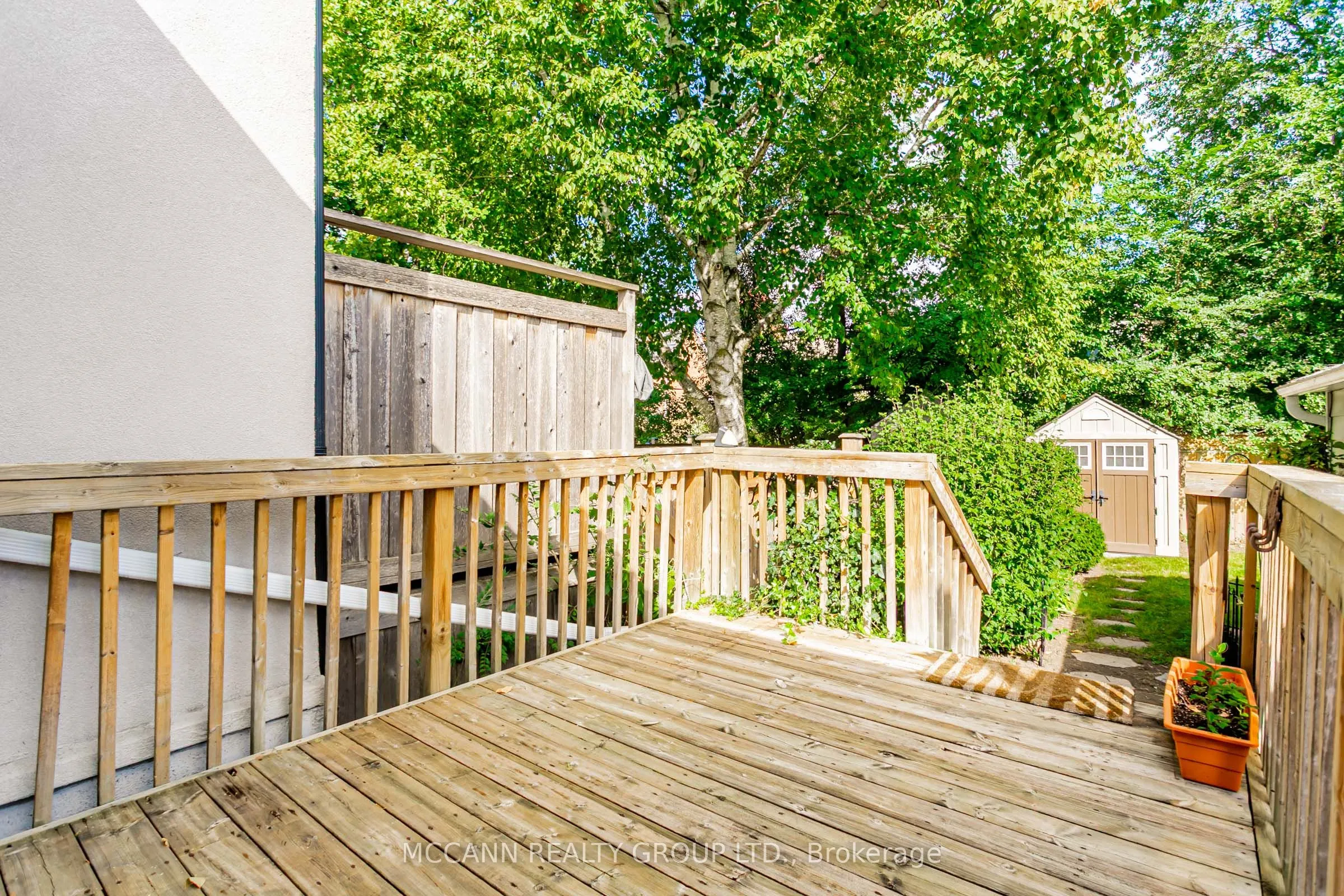 52 Thursfield Crescent