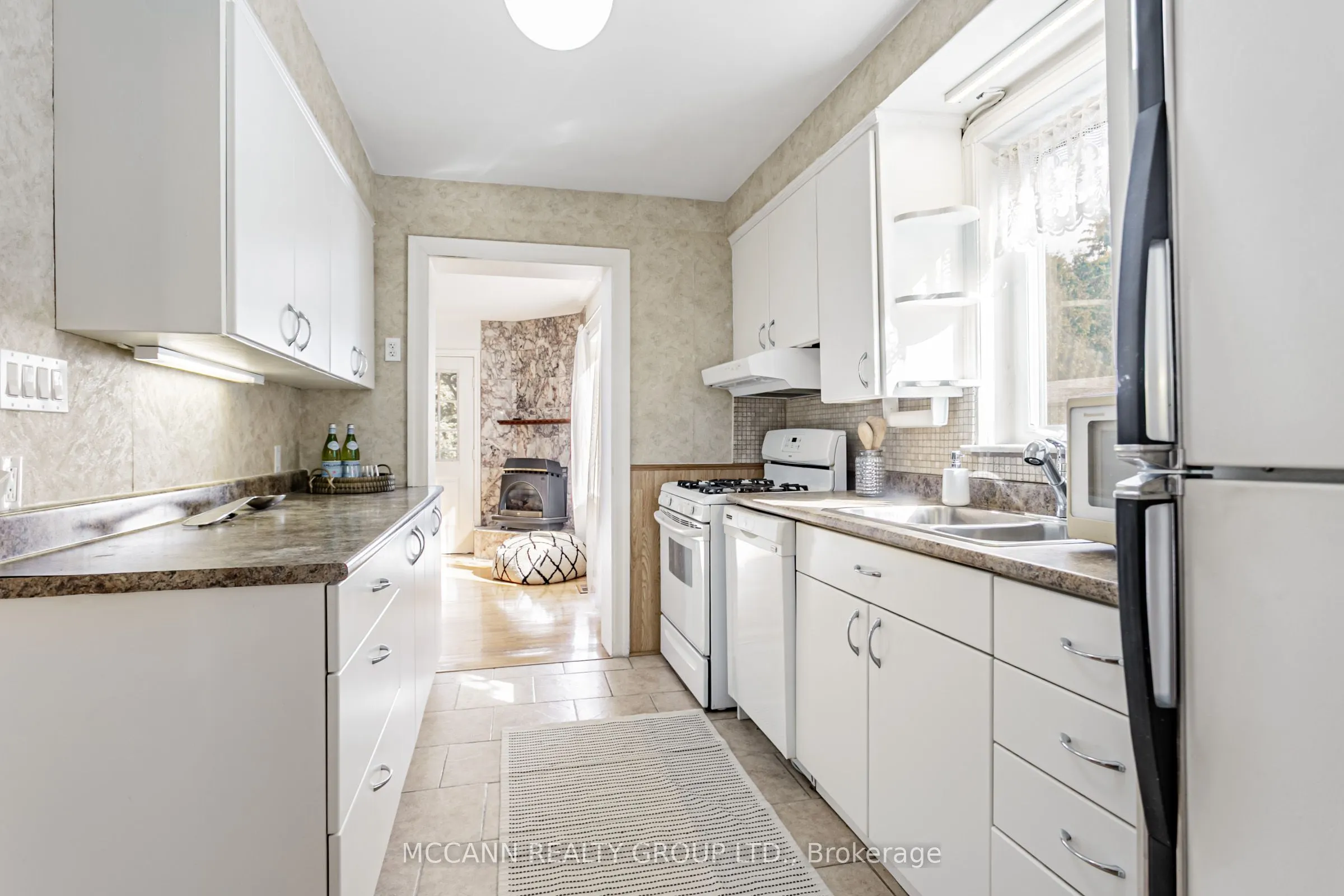 52 Thursfield Crescent