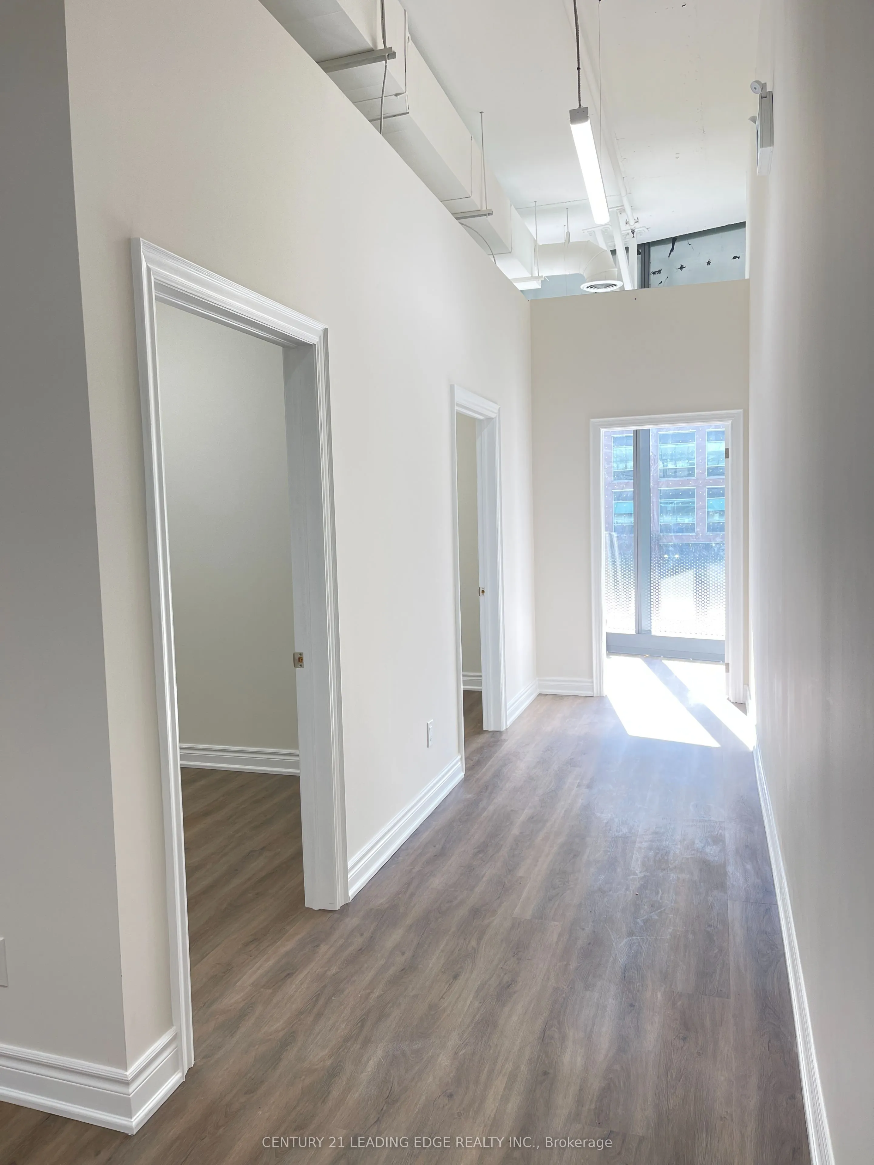 15 Wellesley Street W, #223