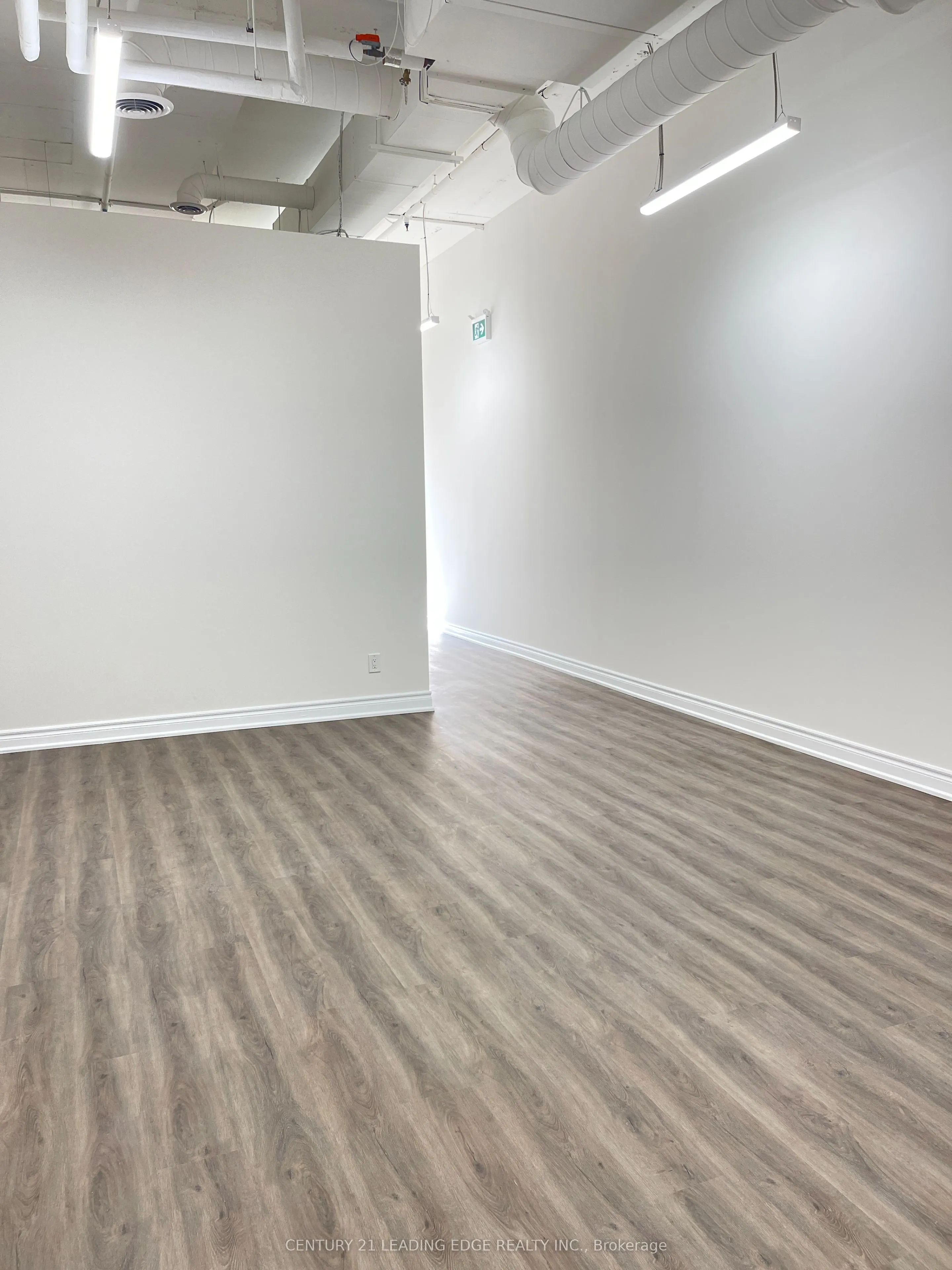 15 Wellesley Street W, #223