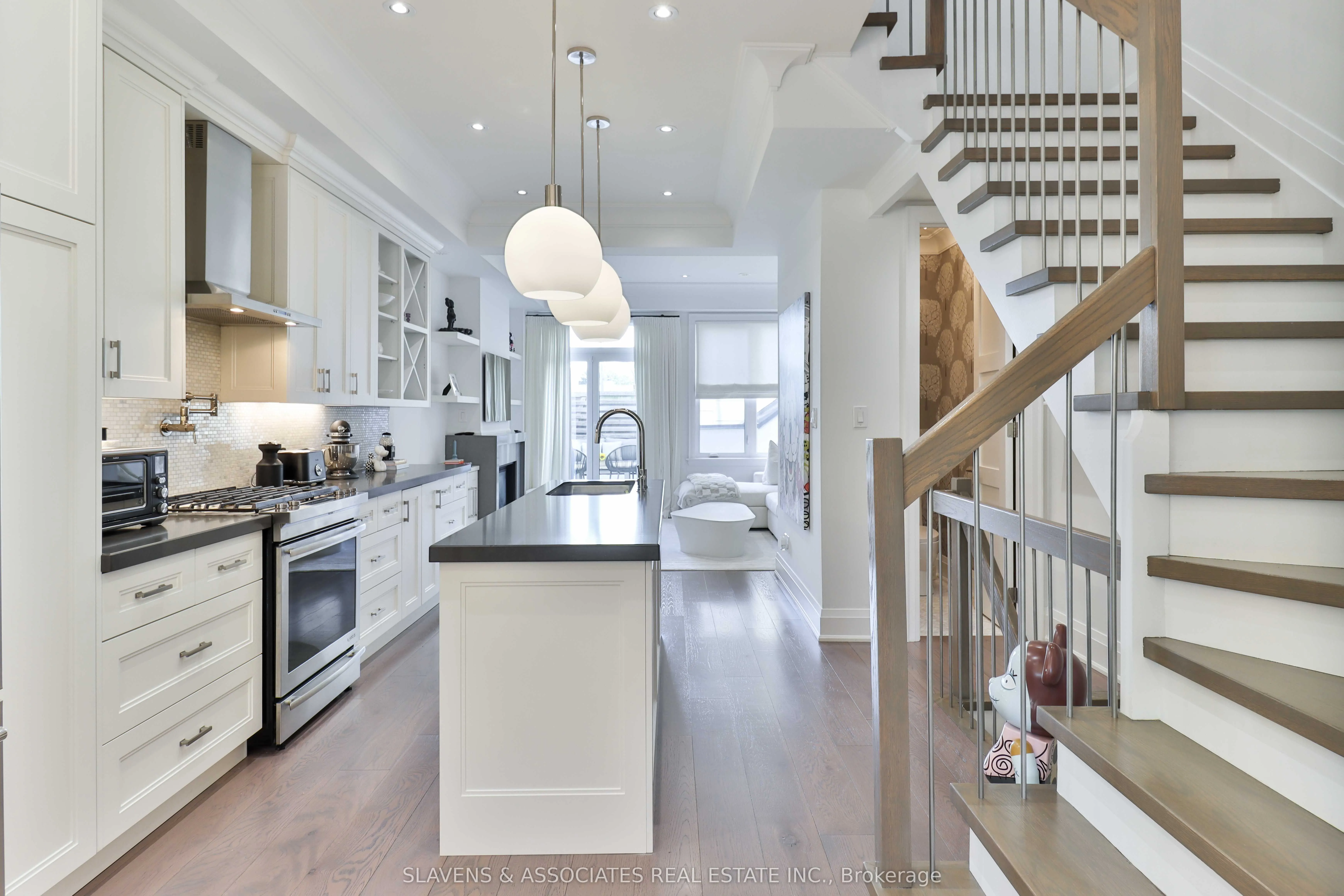 51B Burnaby Boulevard