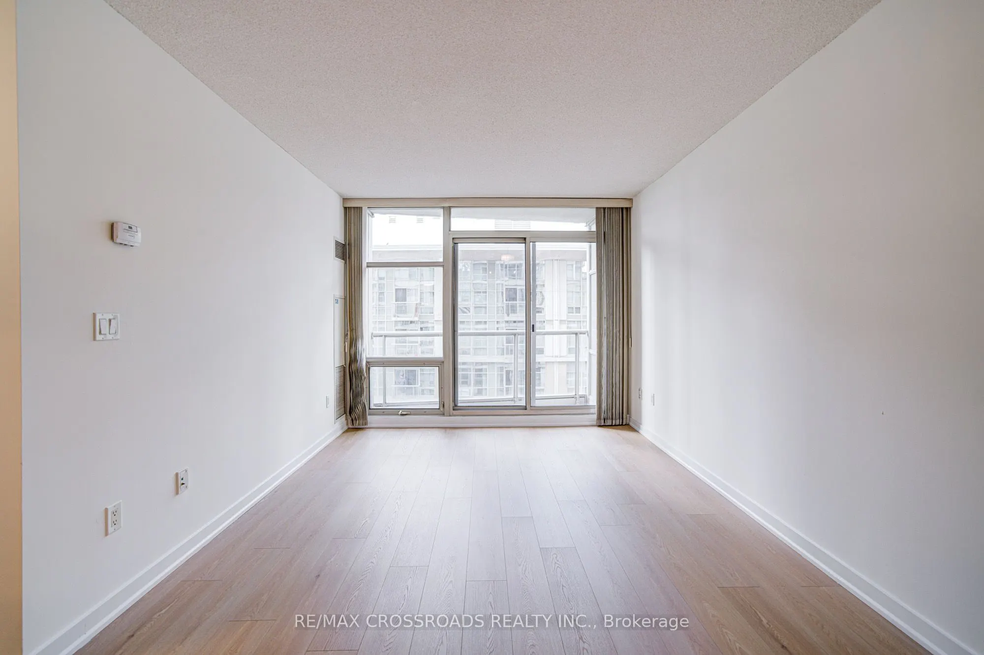 10 Navy Wharf Court, #901