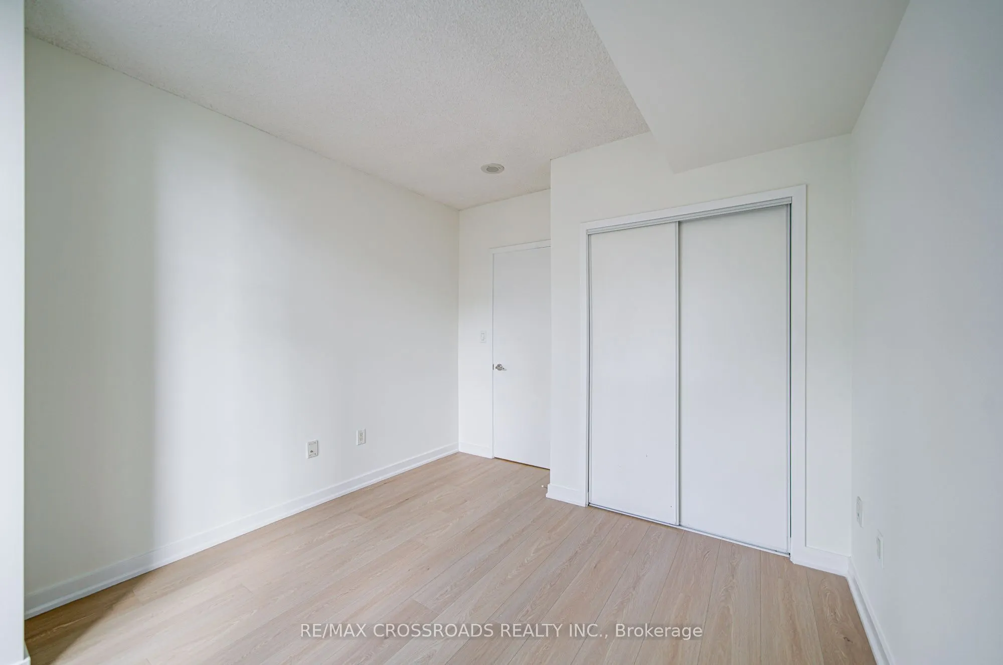 10 Navy Wharf Court, #901