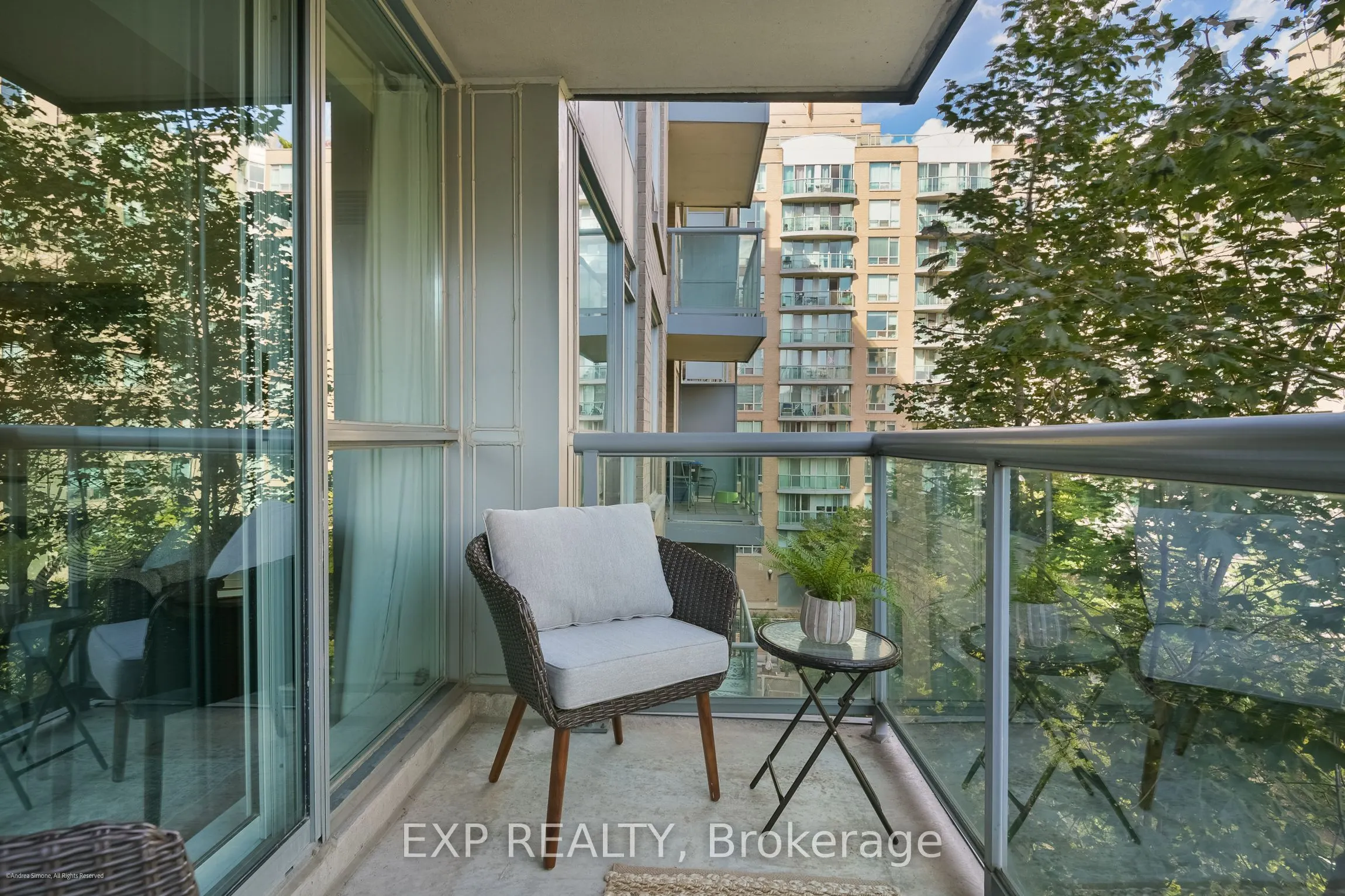 109 Front Street E, #527