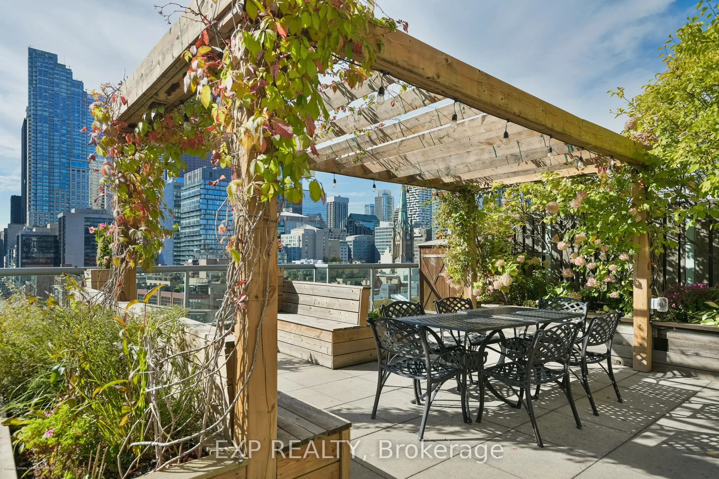 109 Front Street E, #527