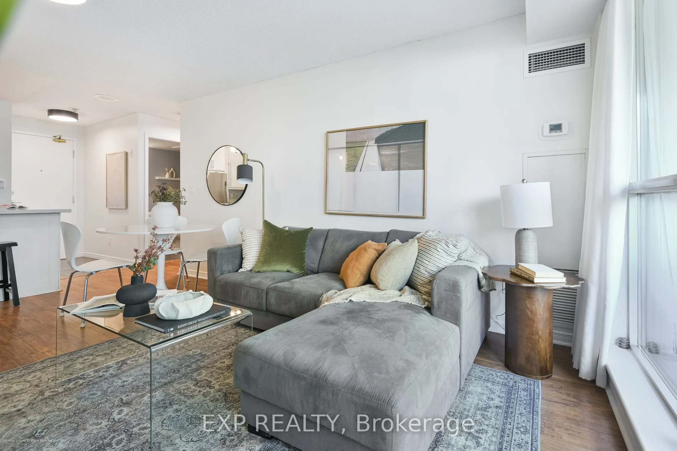 109 Front Street E, #527