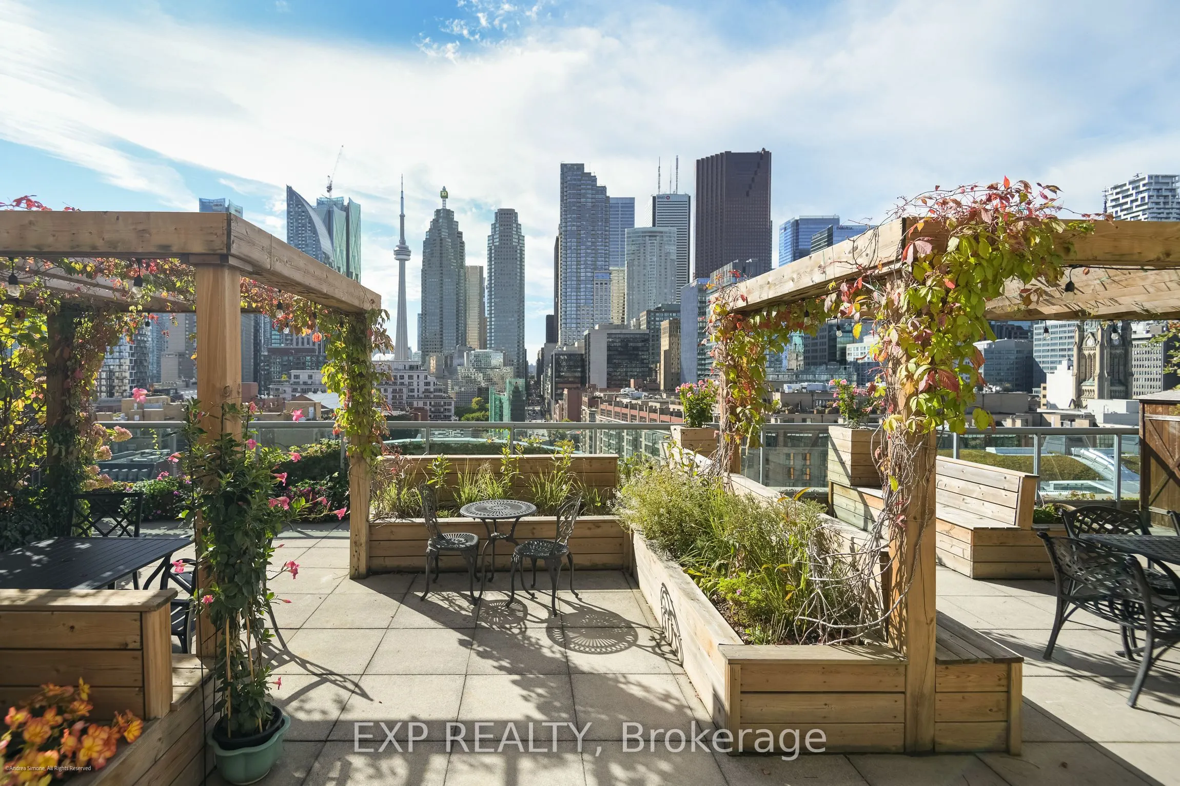 109 Front Street E, #527