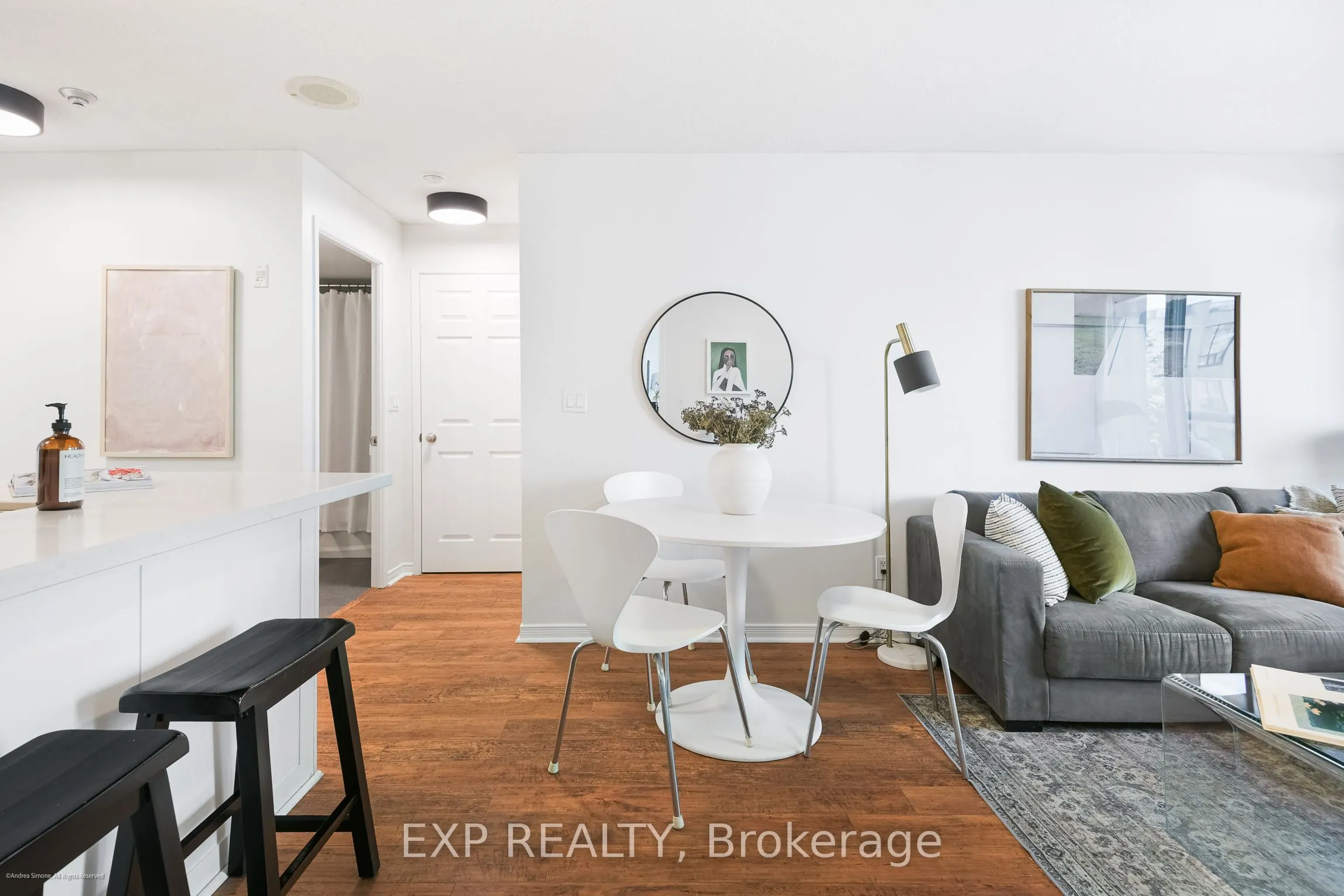 109 Front Street E, #527