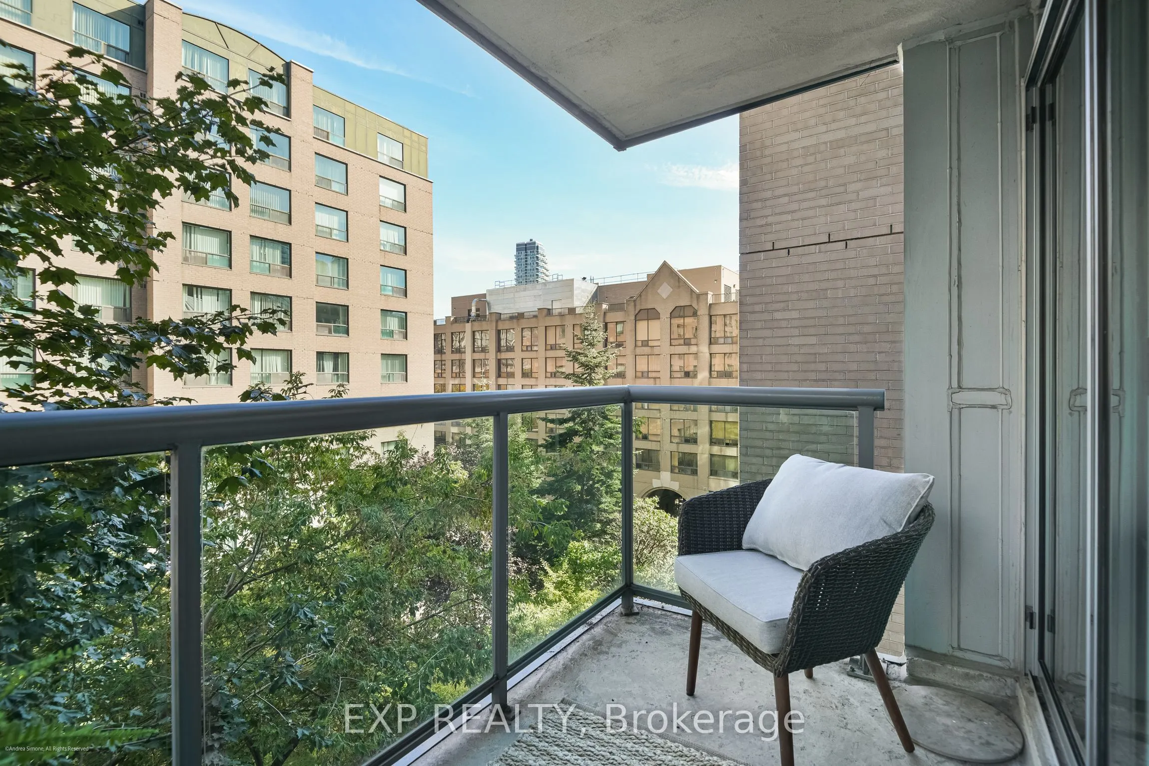 109 Front Street E, #527
