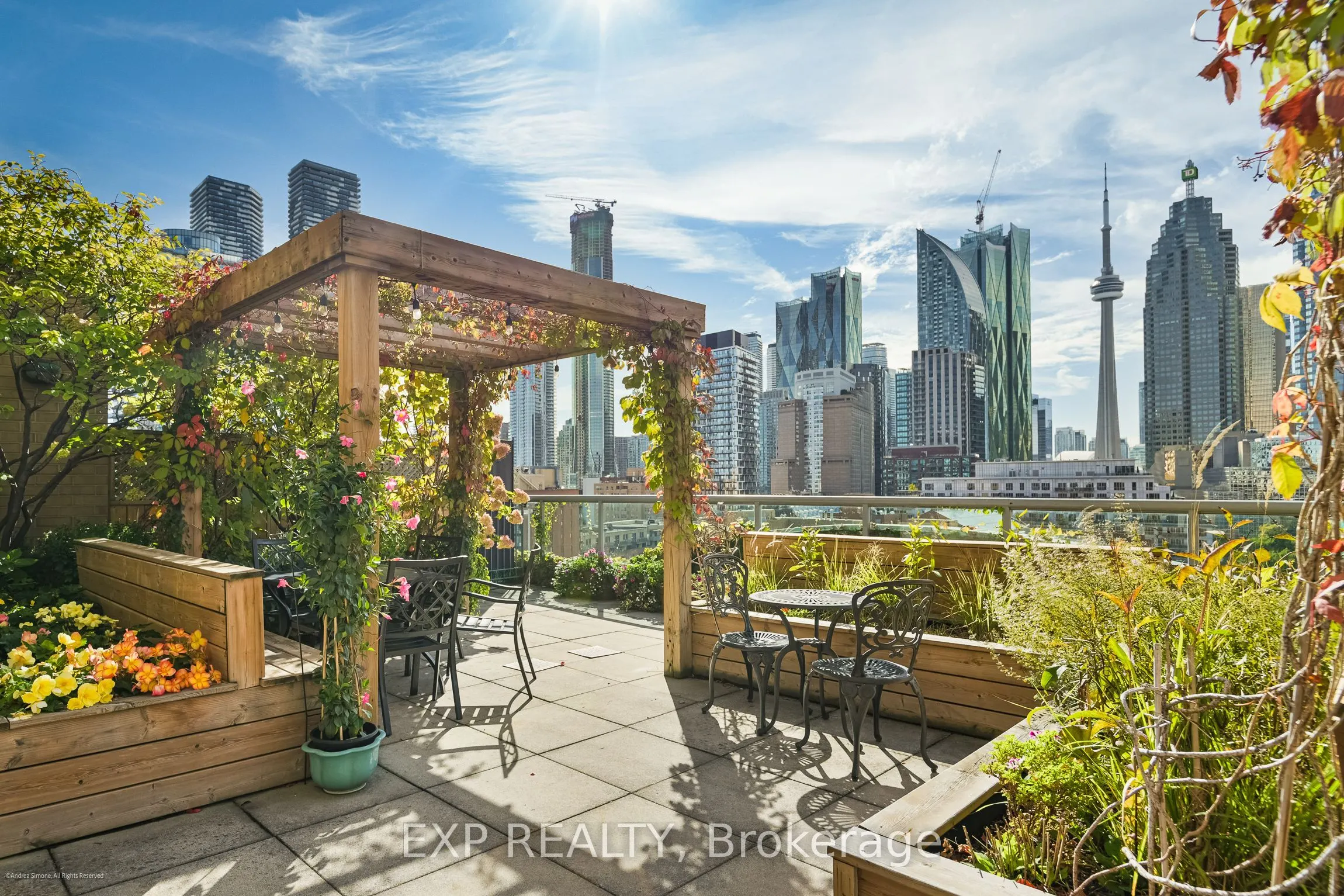 109 Front Street E, #527