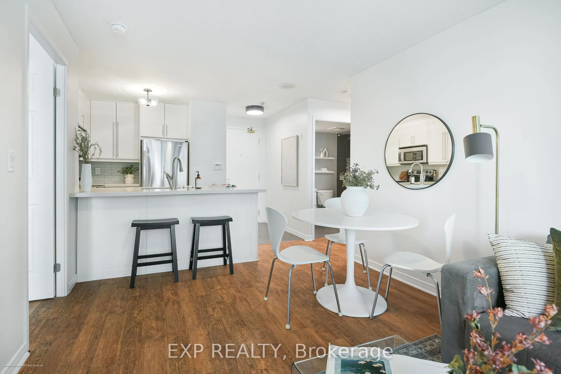 109 Front Street E, #527