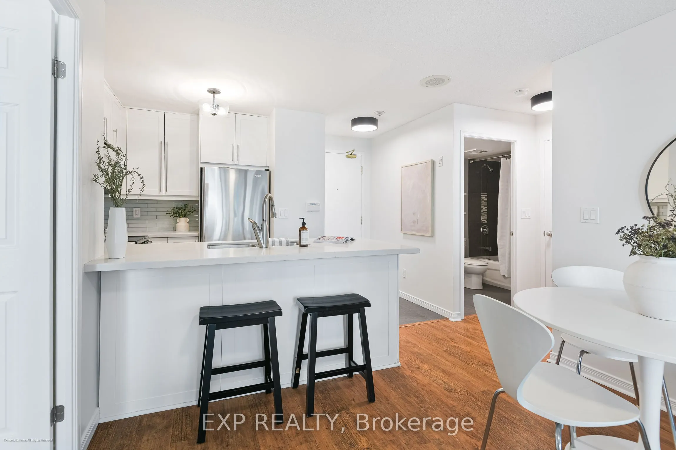 109 Front Street E, #527