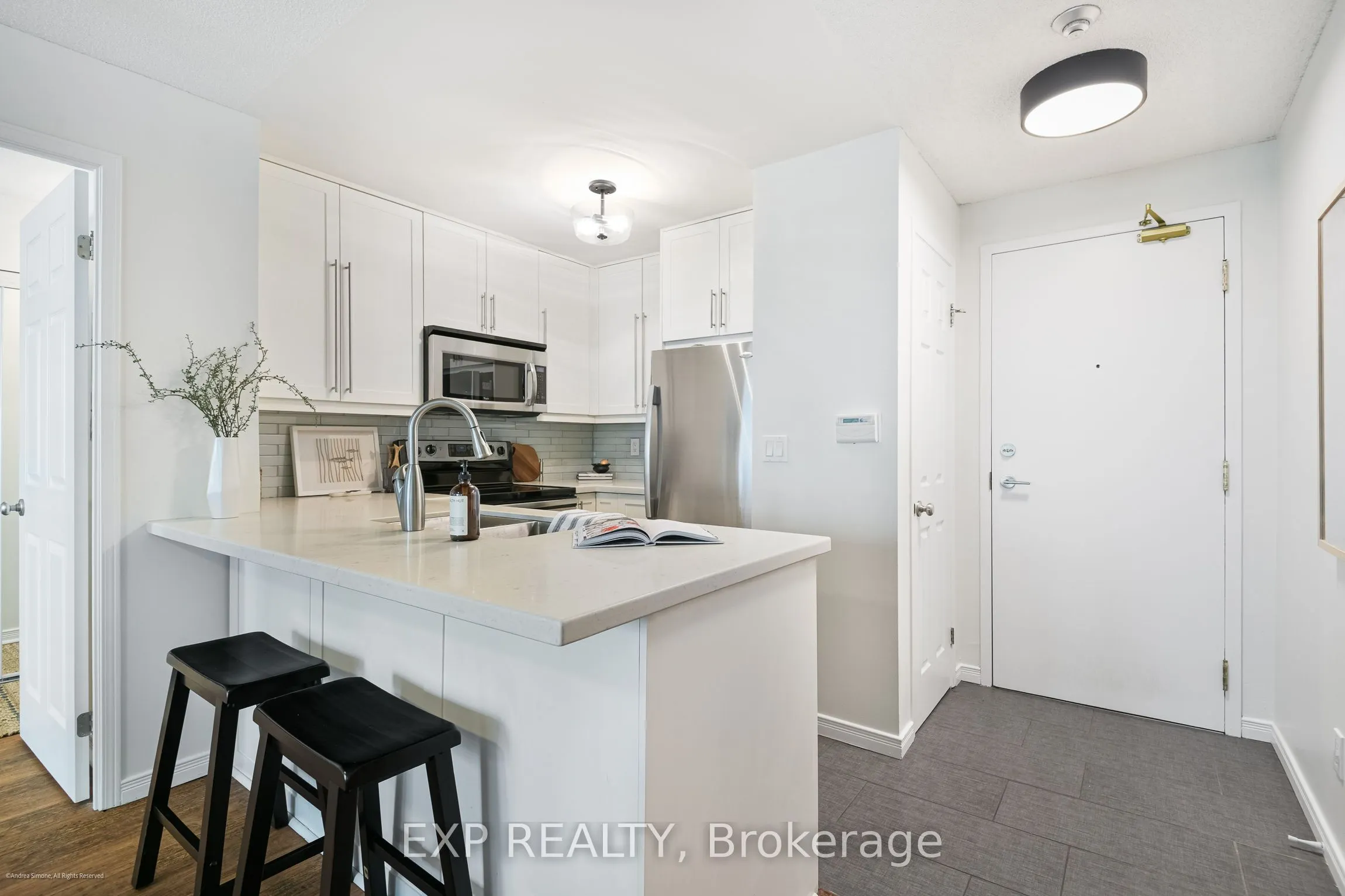 109 Front Street E, #527