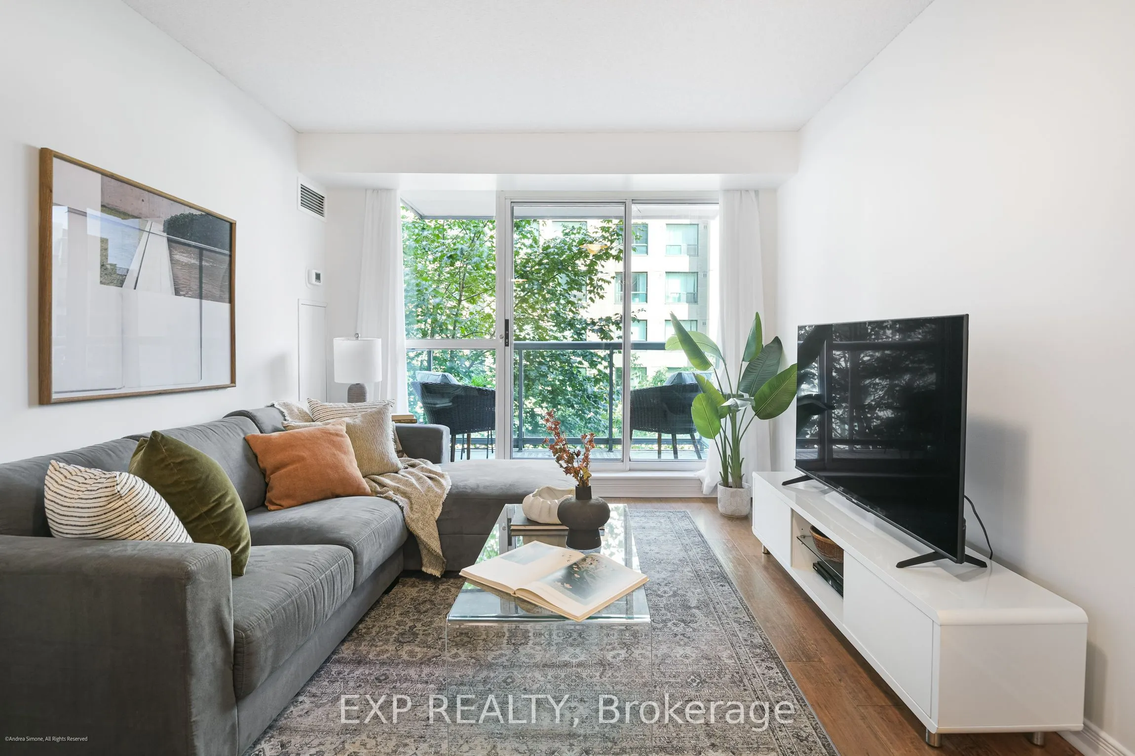 109 Front Street E, #527
