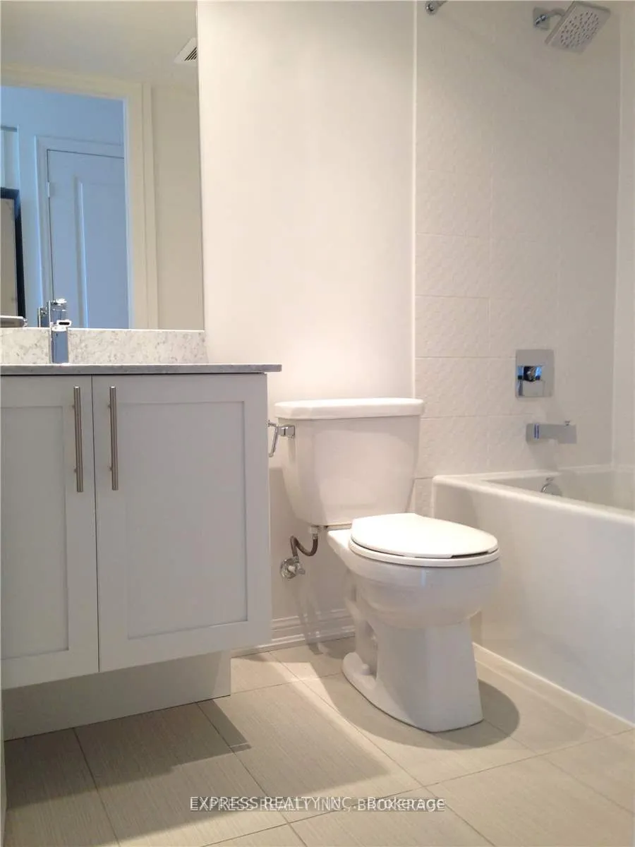 35 Bastion Street, #1517