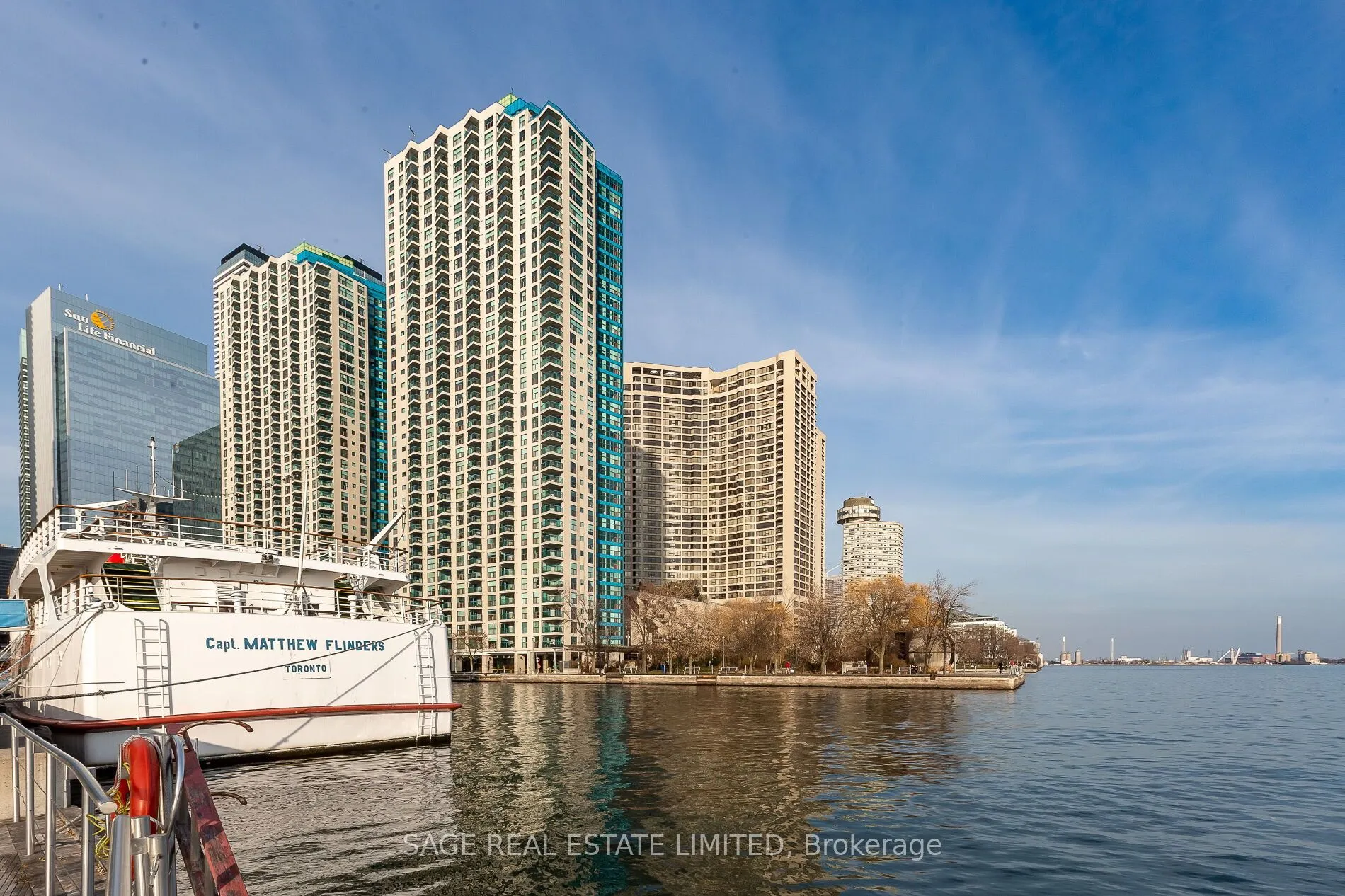 99 Harbour Square