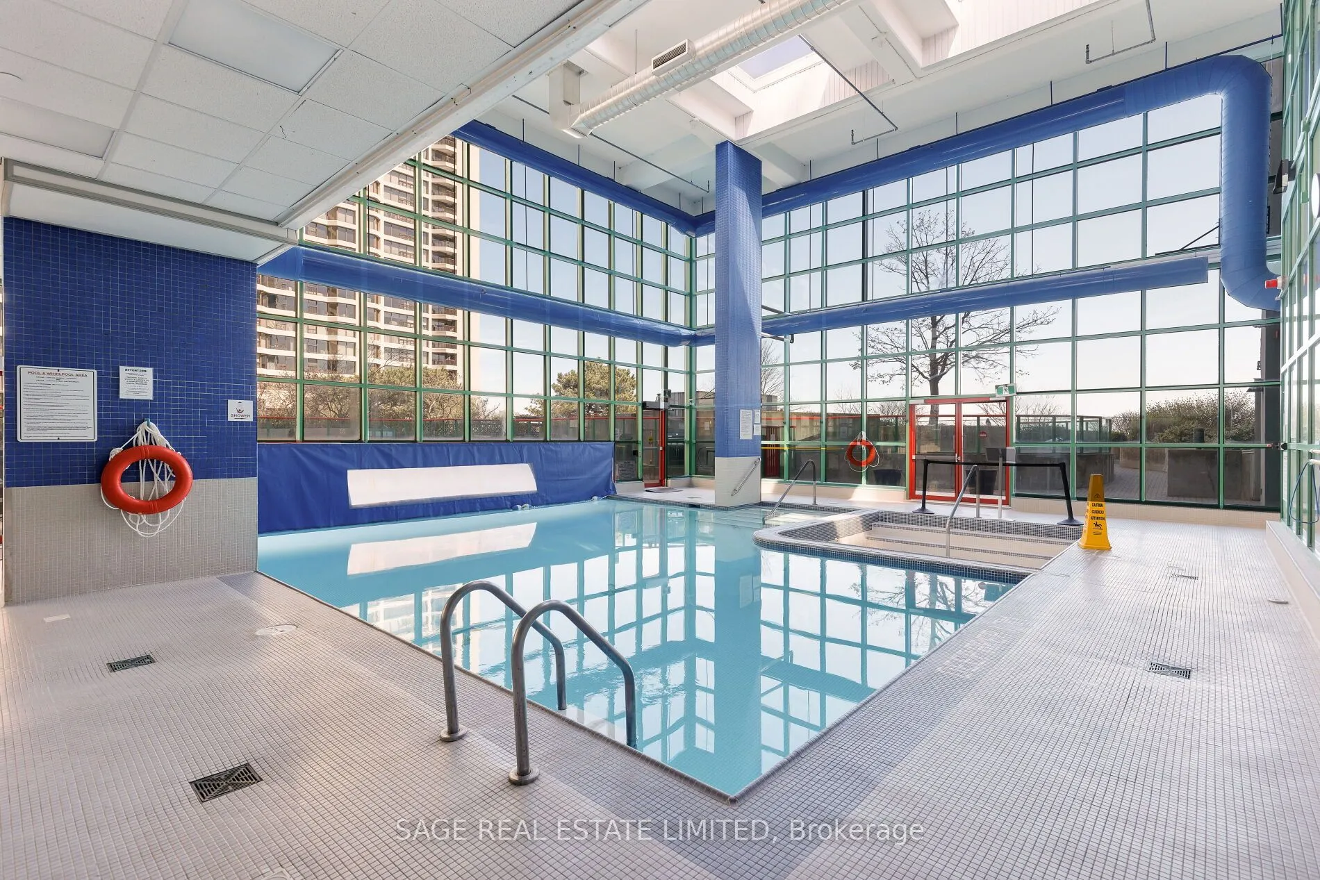 99 Harbour Square