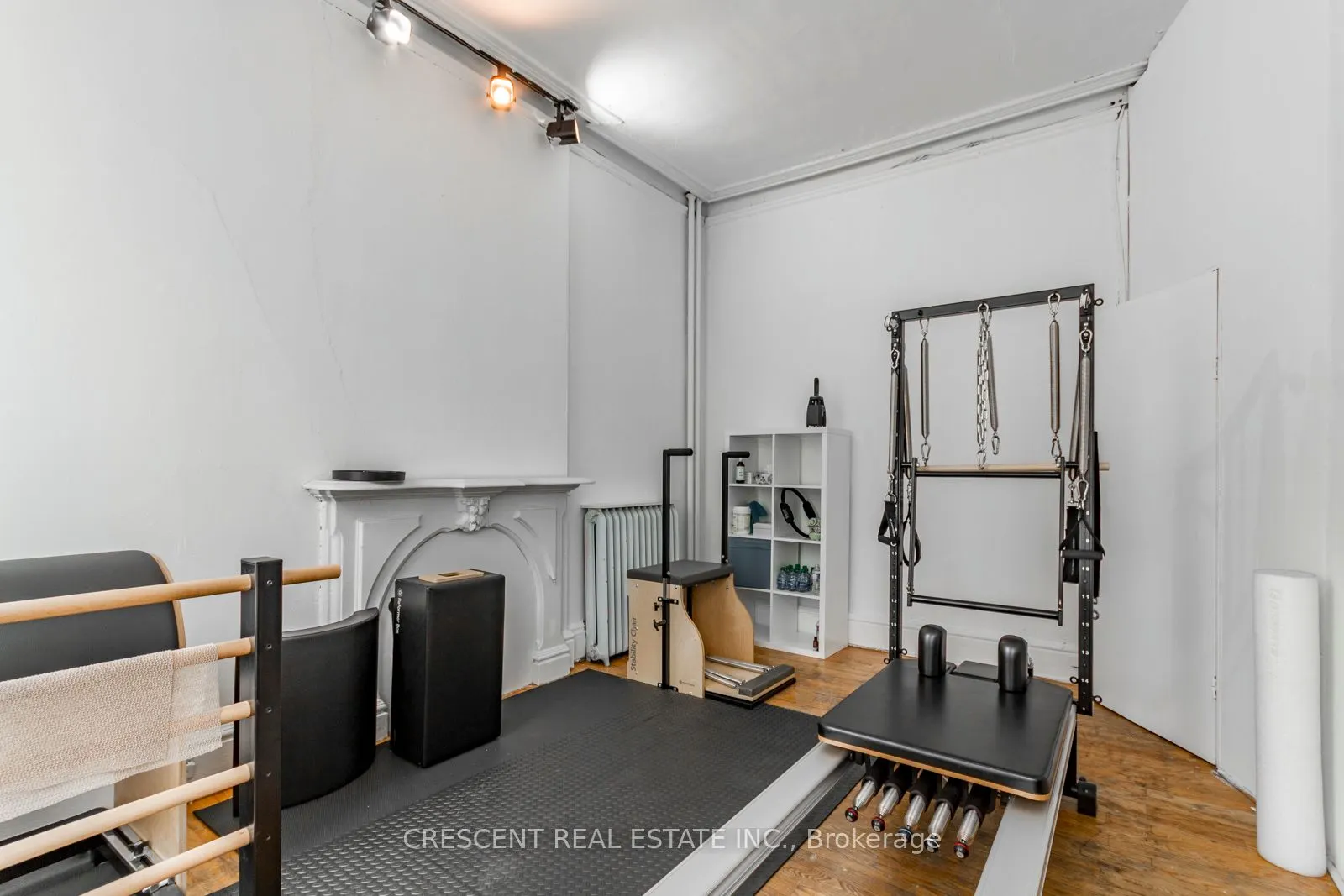 414 Queen Street W