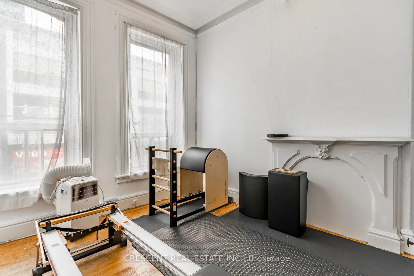414 Queen Street W