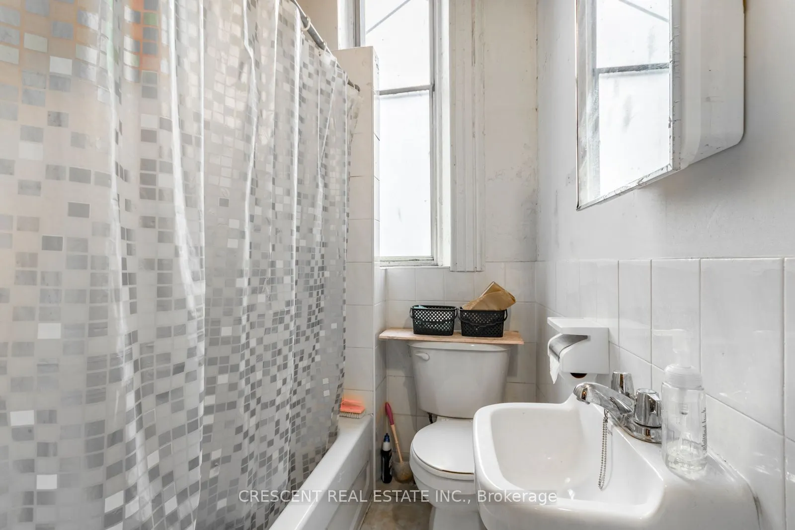 414 Queen Street W