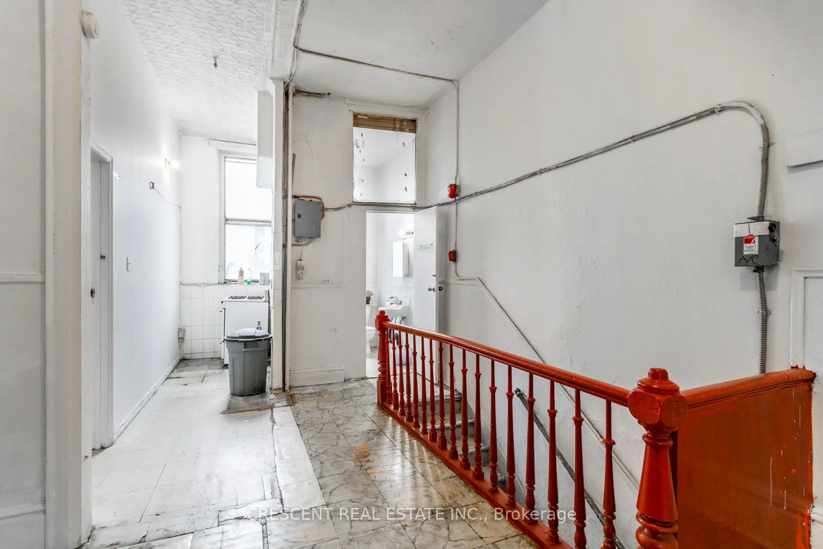 414 Queen Street W