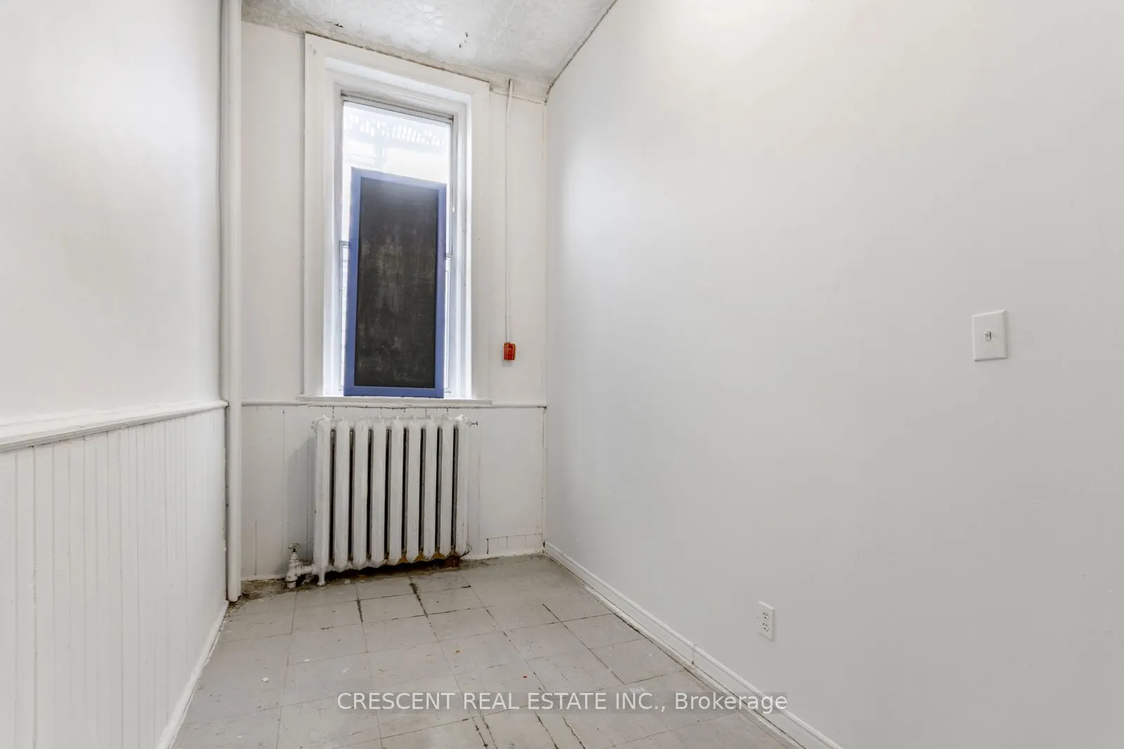 414 Queen Street W
