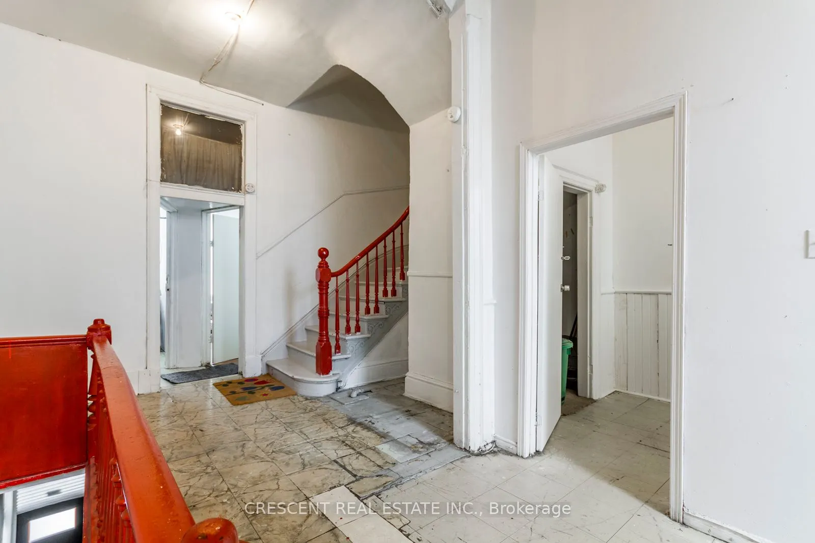414 Queen Street W