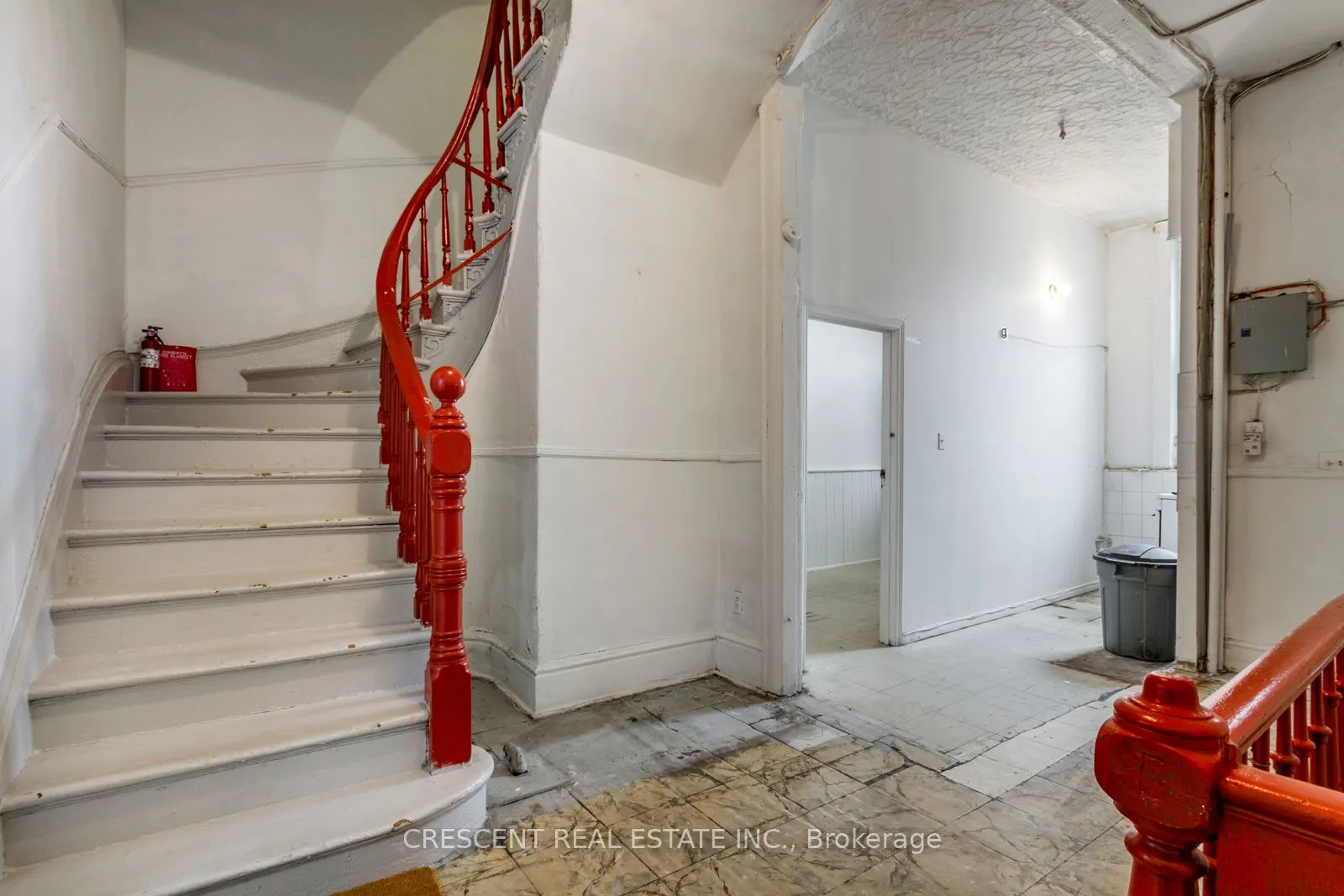 414 Queen Street W