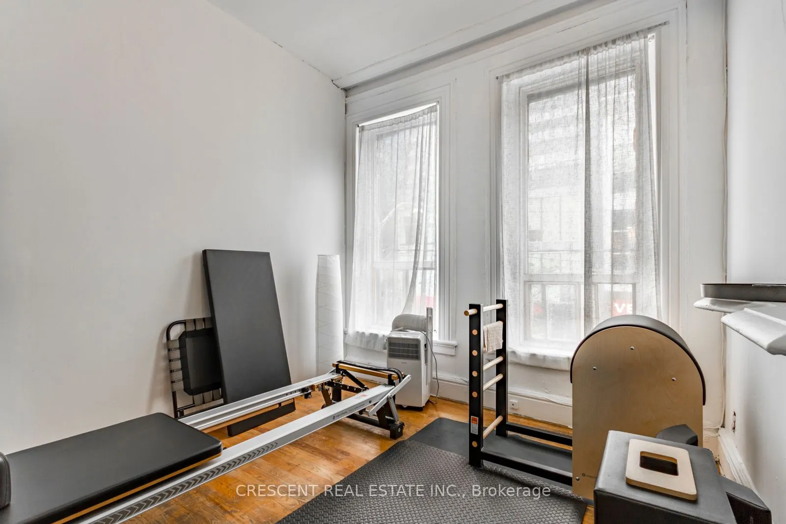 414 Queen Street W