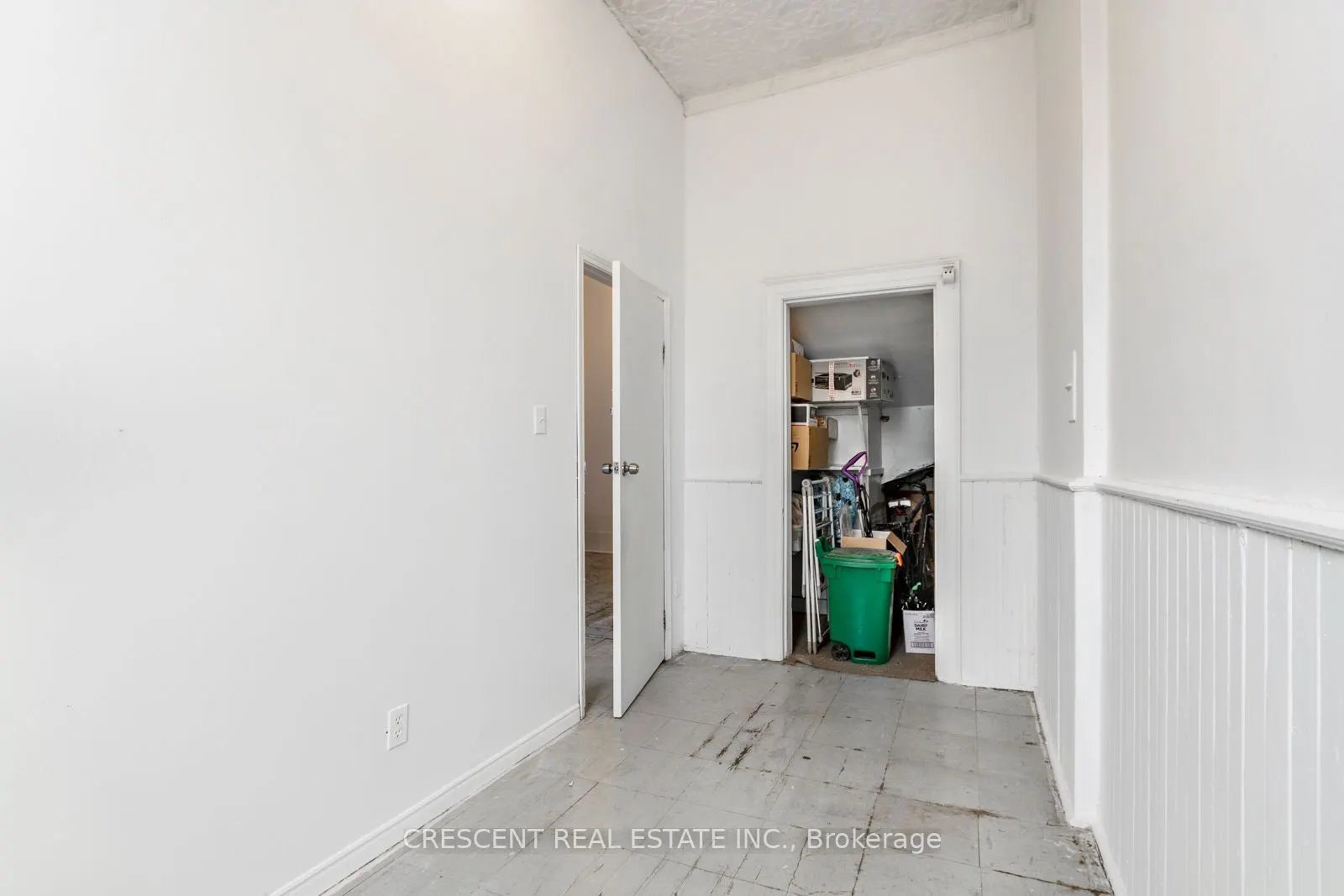 414 Queen Street W