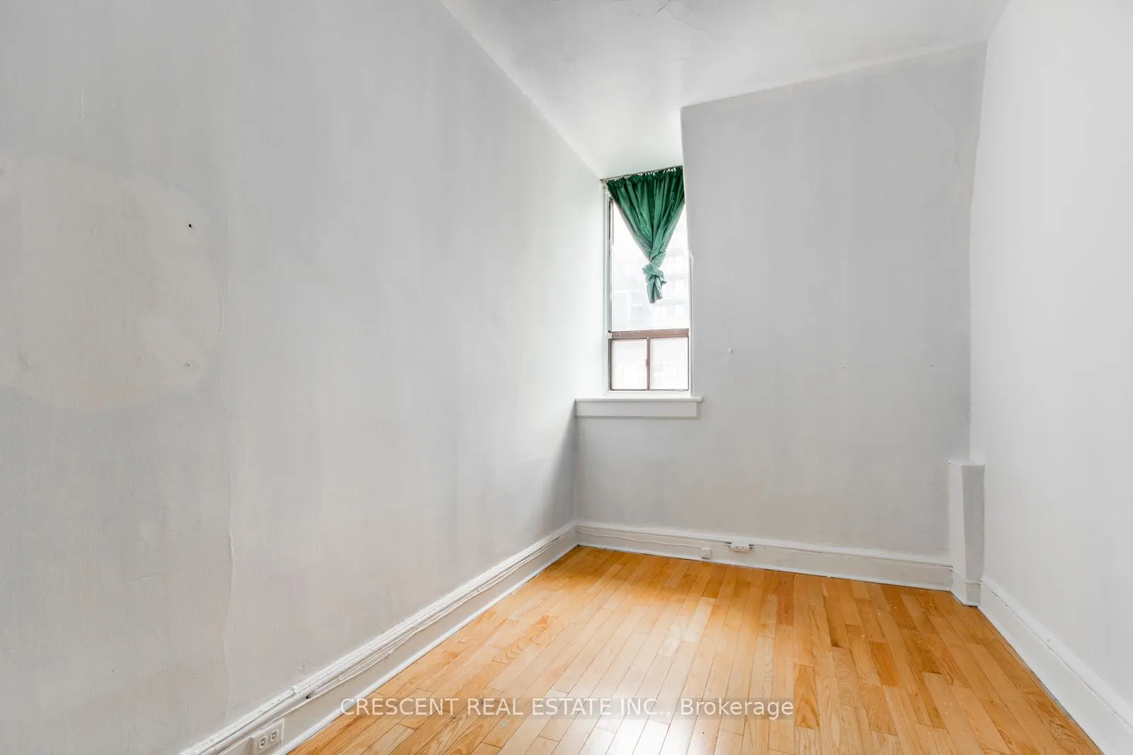 414 Queen Street W