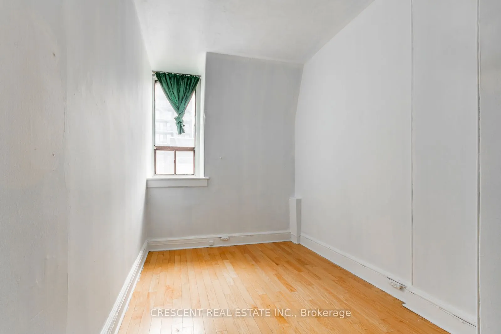 414 Queen Street W