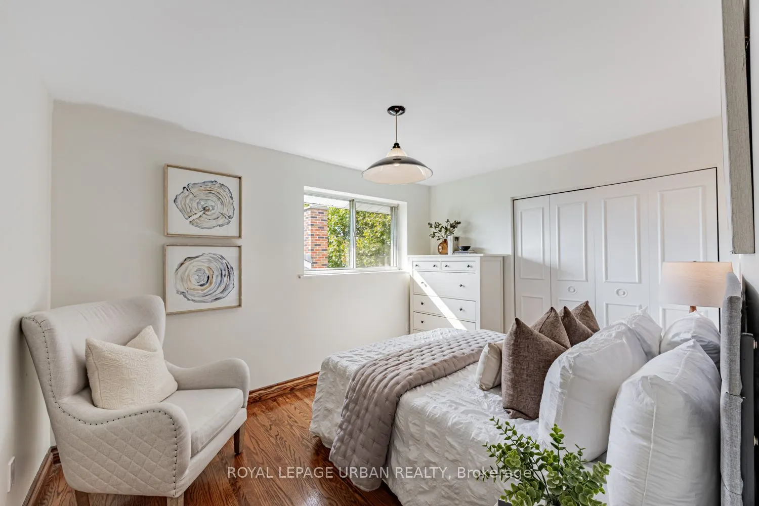 206 Sloane Avenue