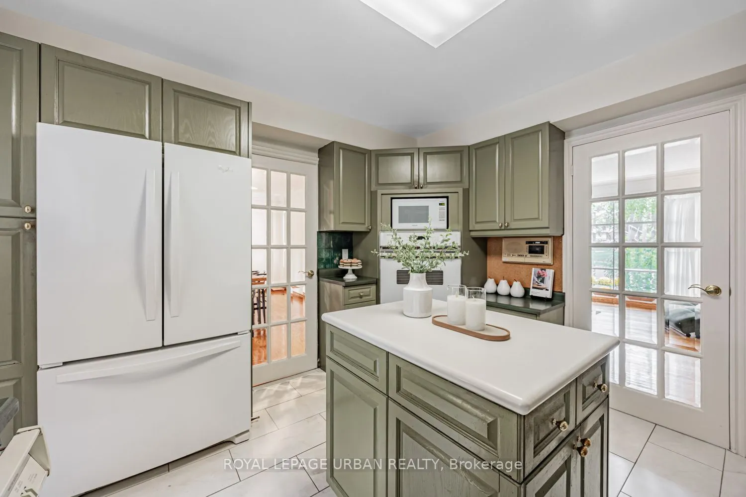 206 Sloane Avenue