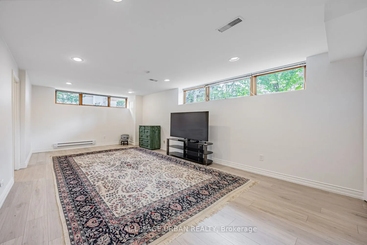 206 Sloane Avenue