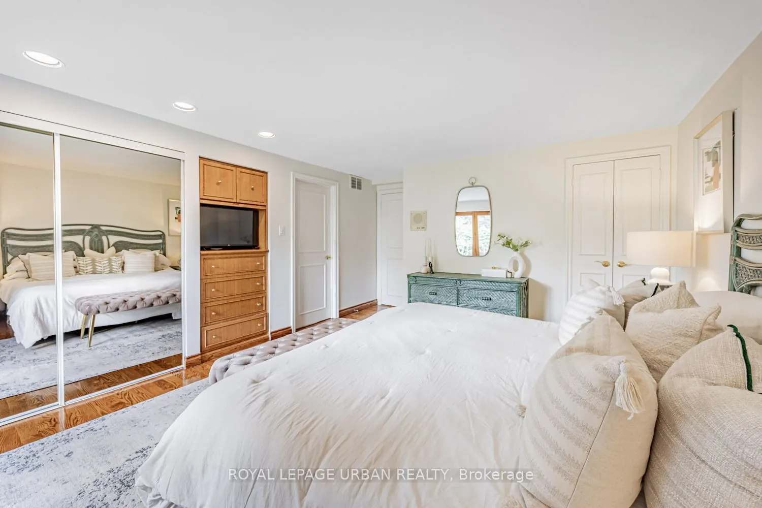 206 Sloane Avenue