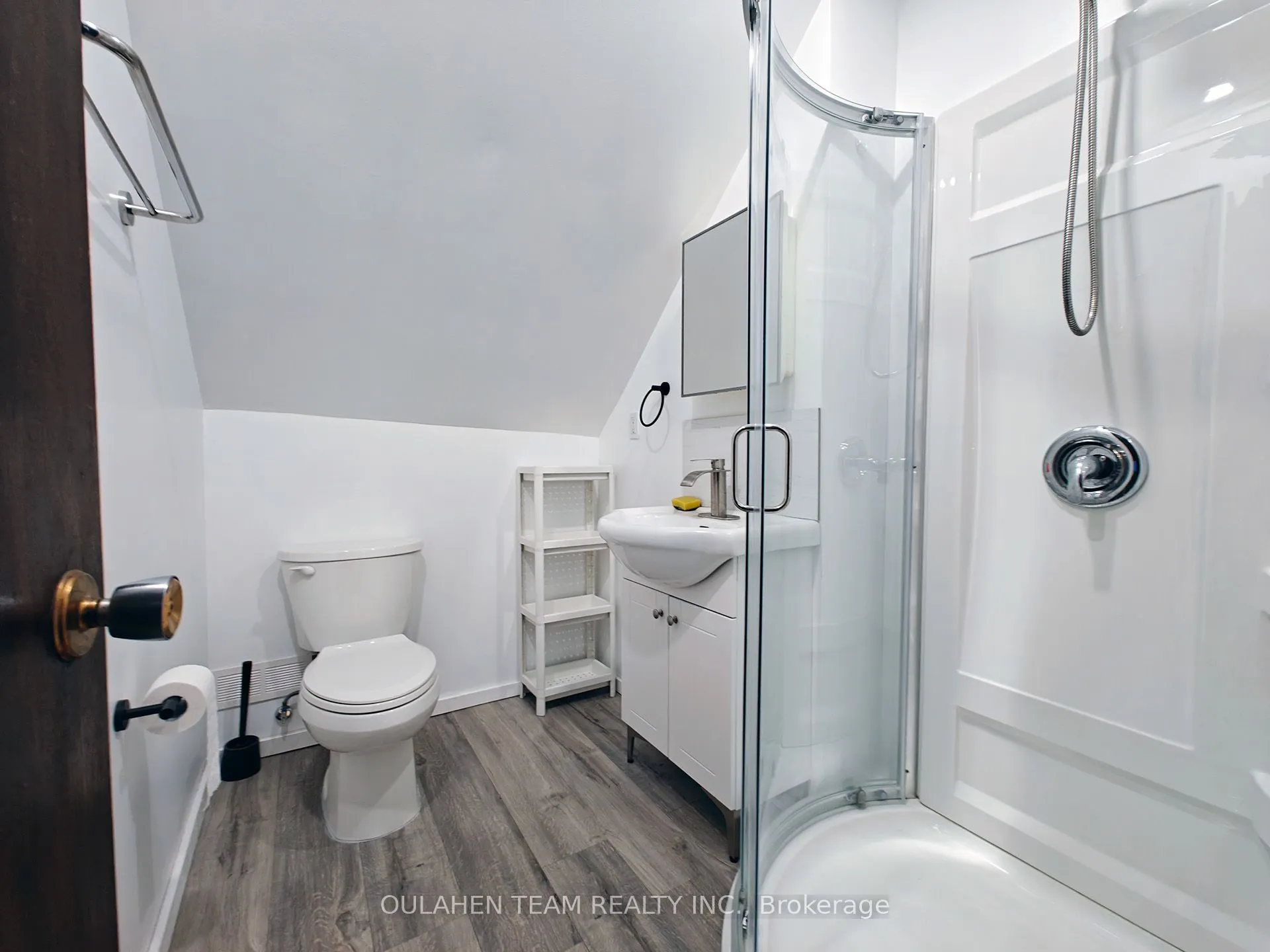 675 Bathurst Street, #B