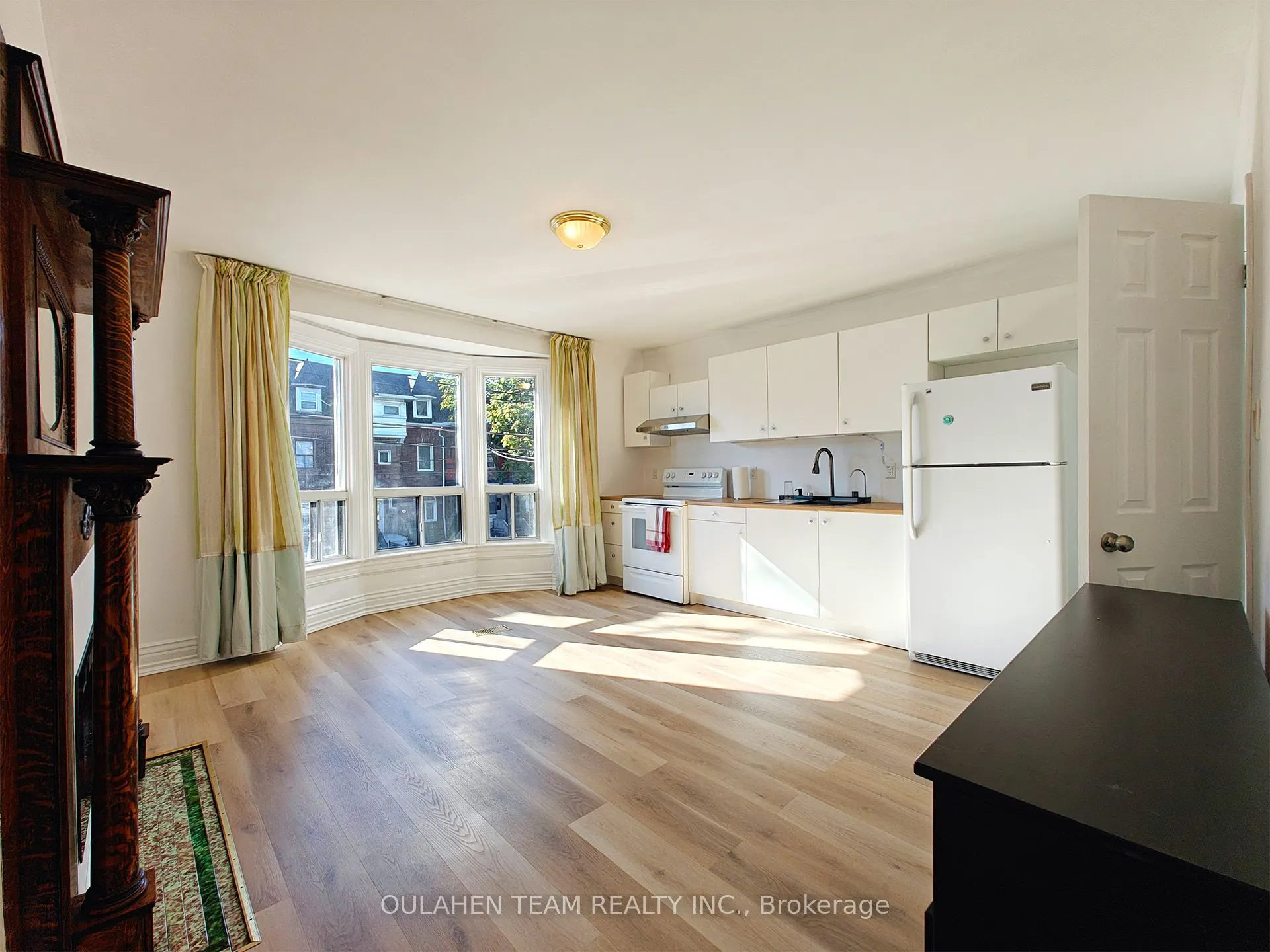 675 Bathurst Street, #B