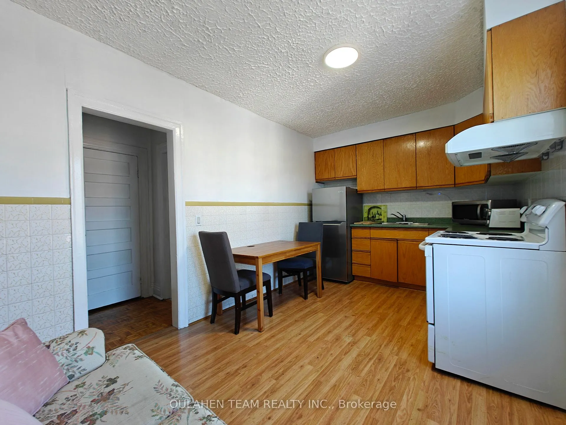 675 Bathurst Street, #C