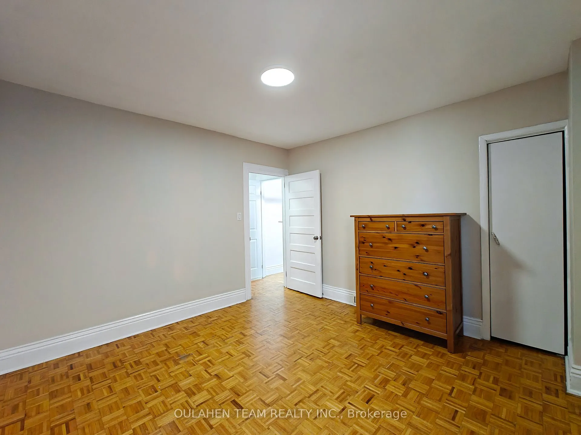 675 Bathurst Street, #C