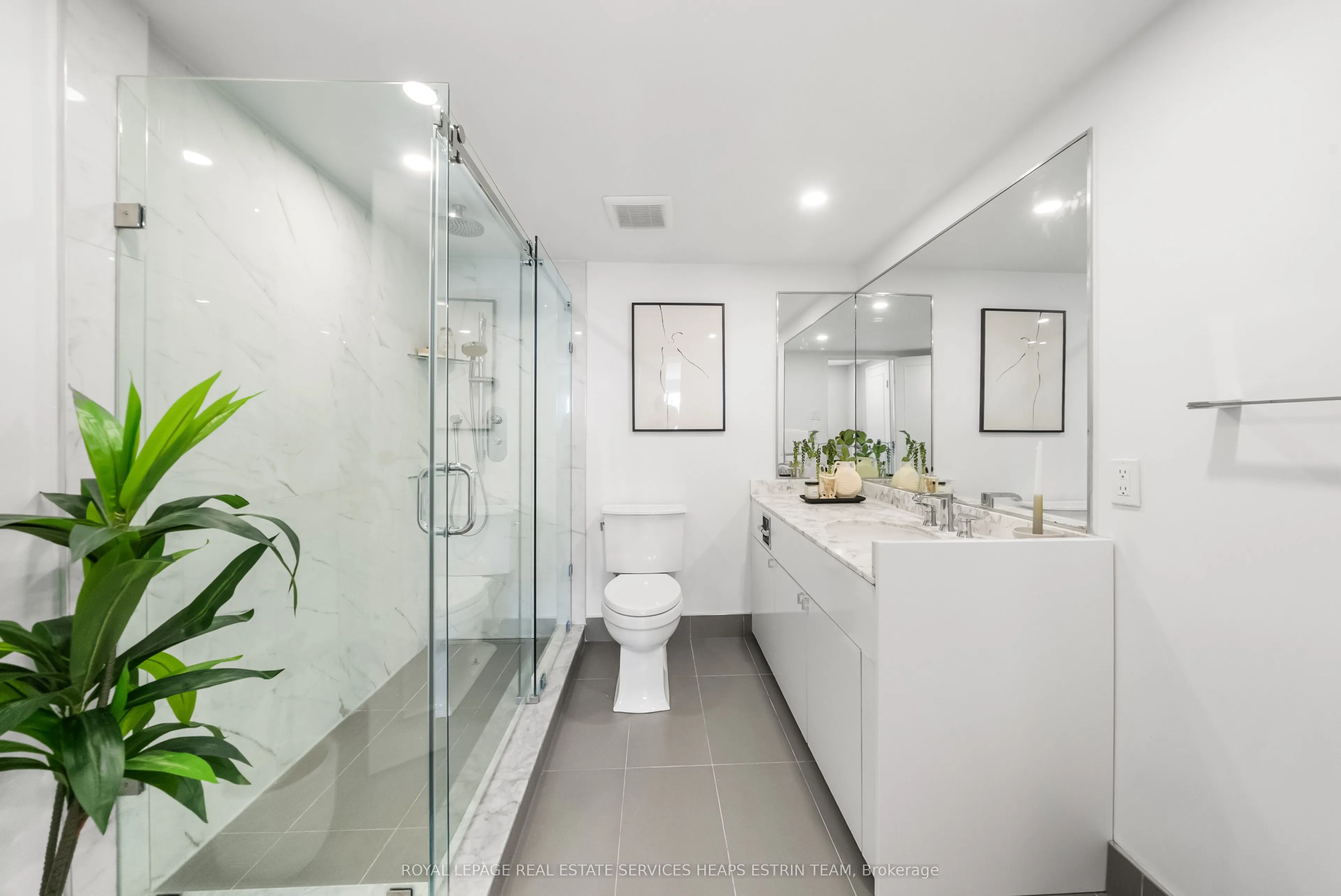 63 St Clair Avenue W, #907/908
