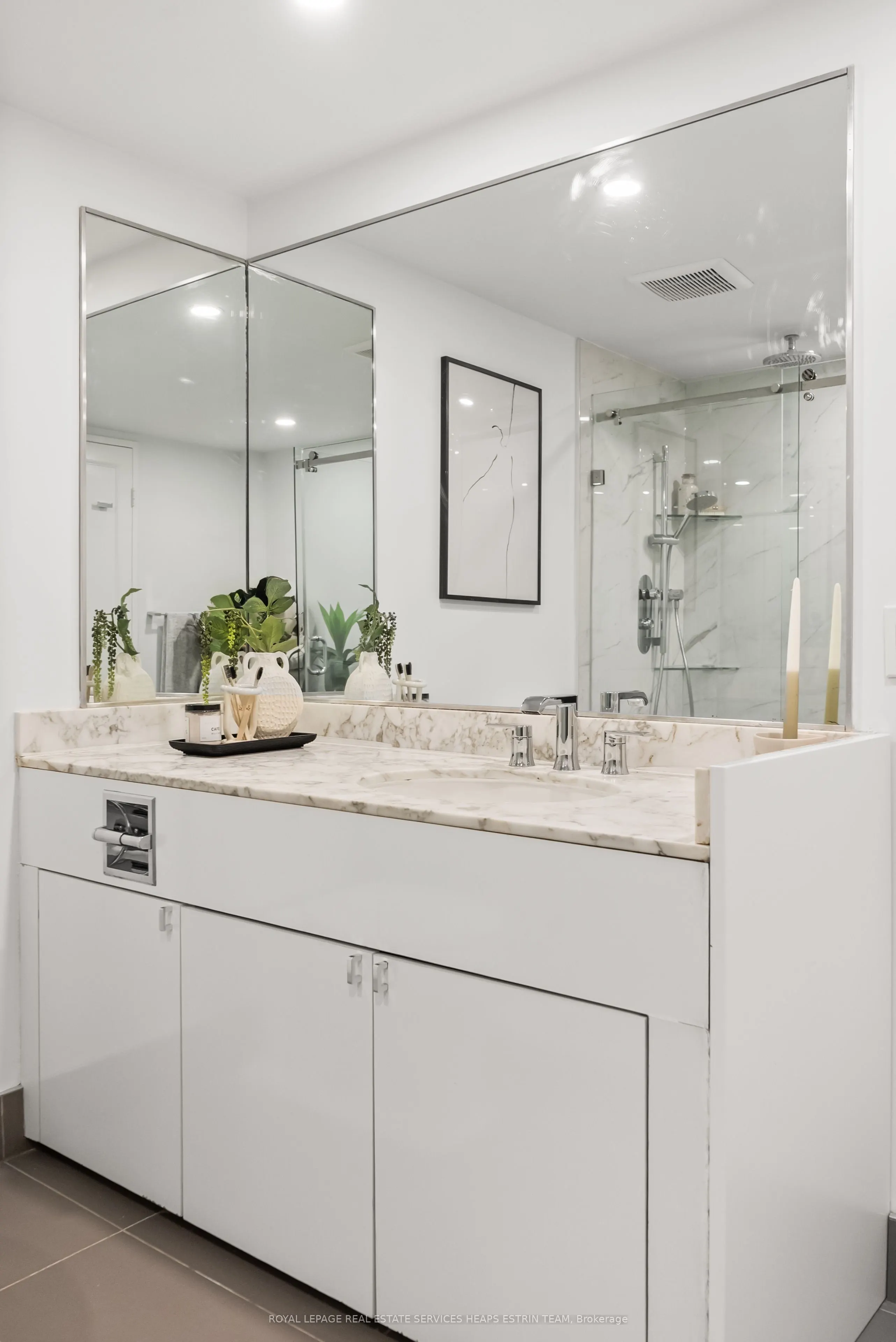 63 St Clair Avenue W, #907/908