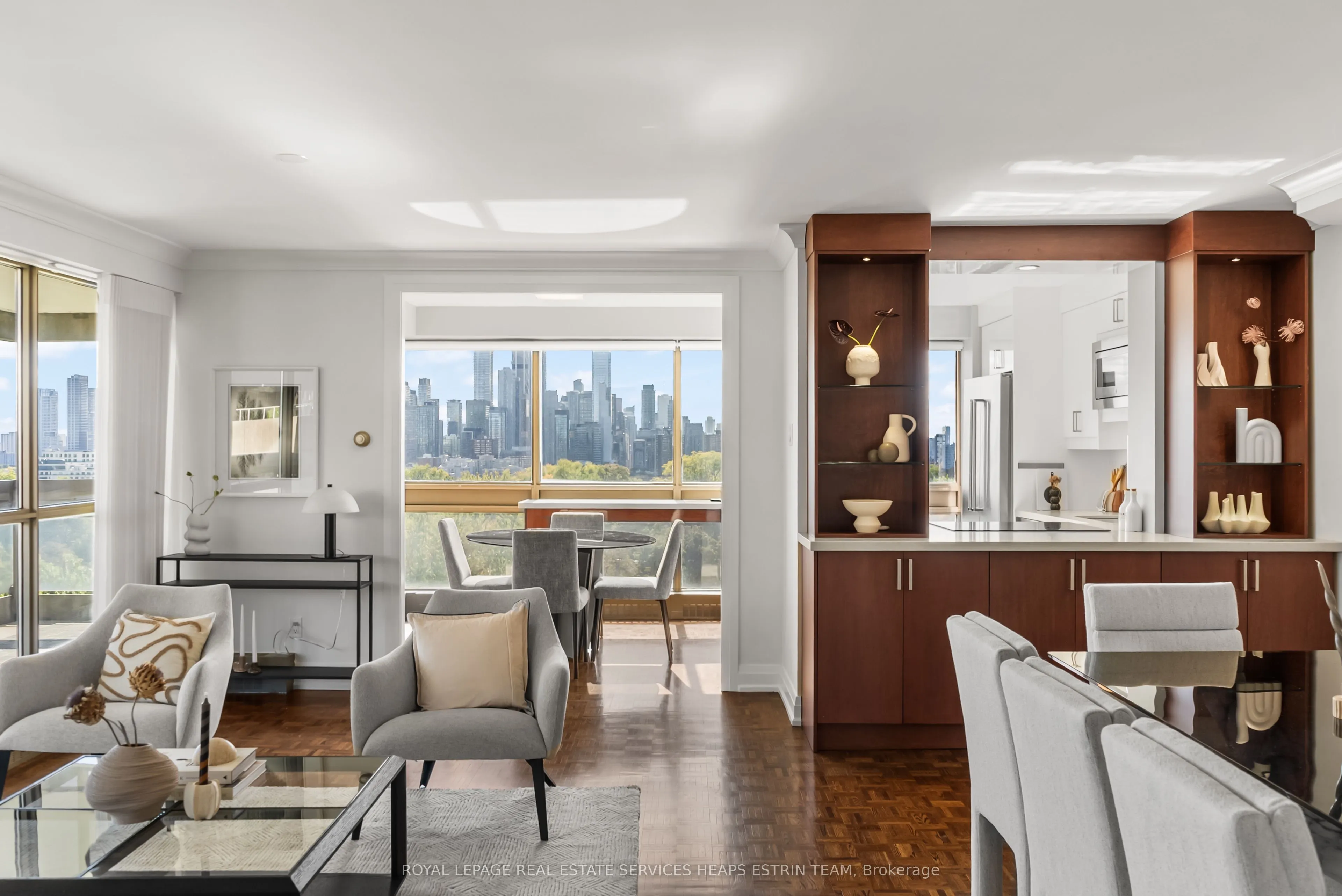 63 St Clair Avenue W, #907/908